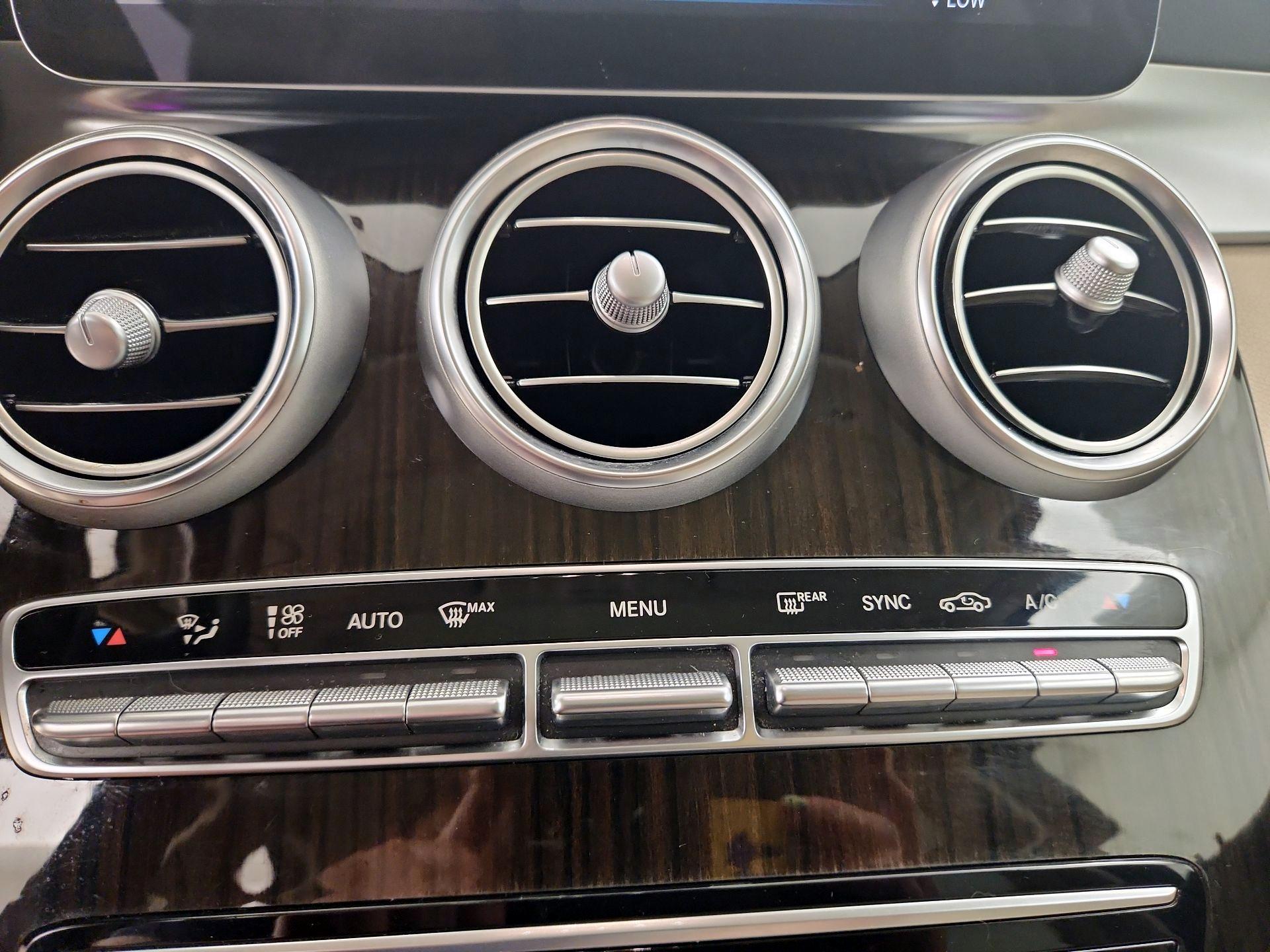 Thumbnail: 2022 Mercedes-Benz GLC - 16