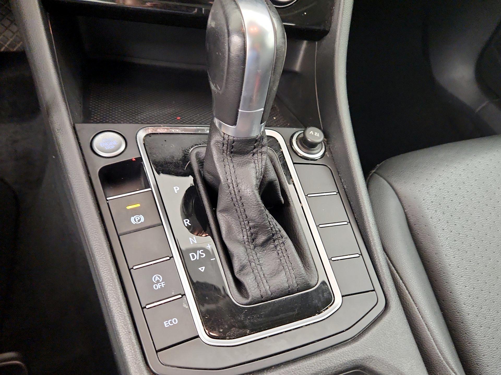 Thumbnail: 2019 Volkswagen Jetta - 17