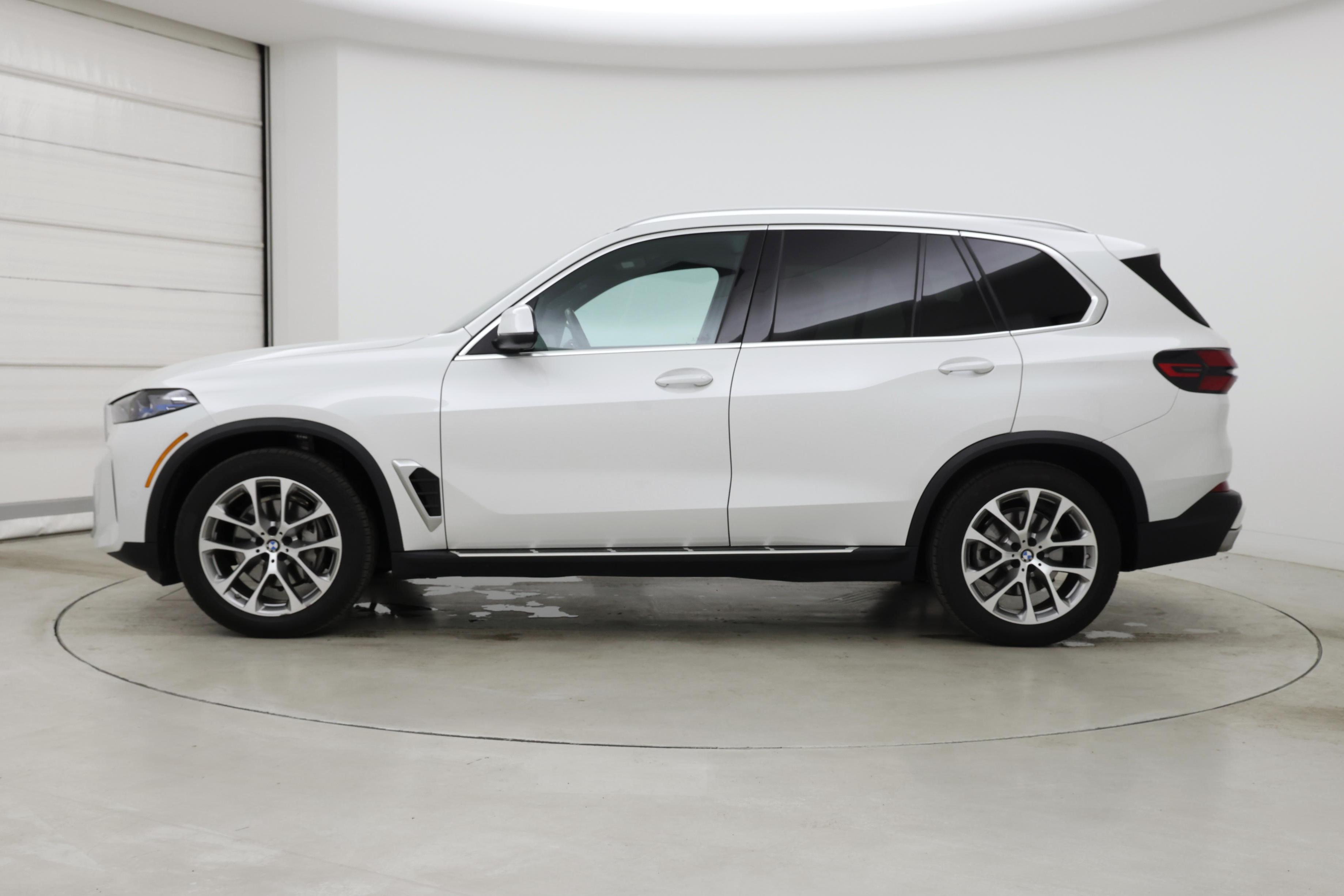 Thumbnail: 2025 BMW X5 - 3