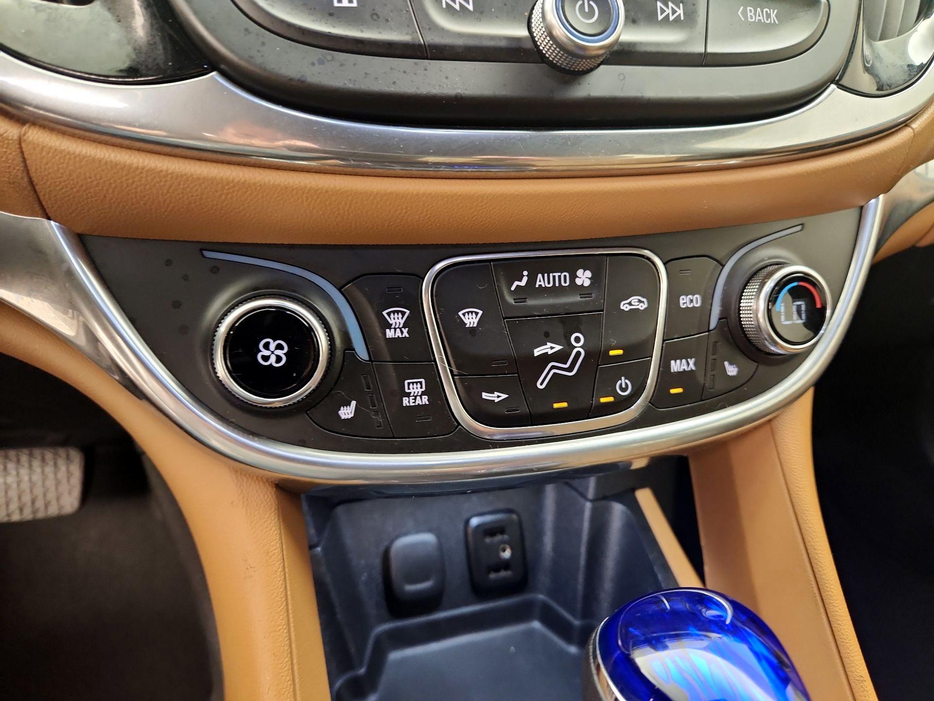 Thumbnail: 2017 Chevrolet Volt - 17