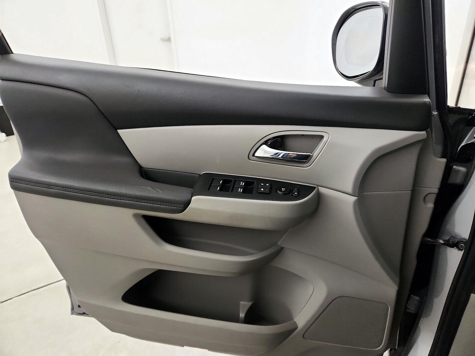 Thumbnail: 2017 Honda Odyssey - 12
