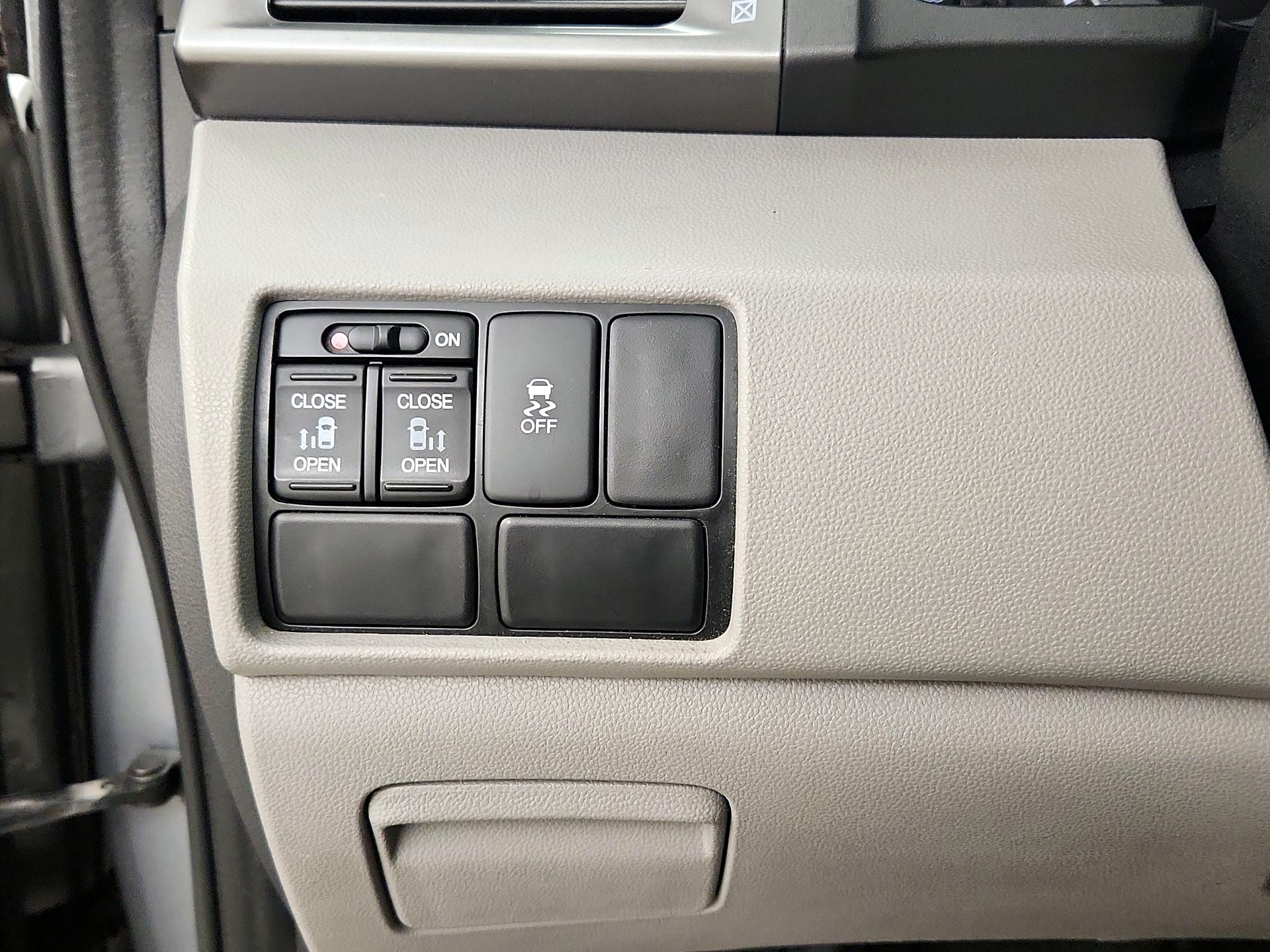 Thumbnail: 2017 Honda Odyssey - 13