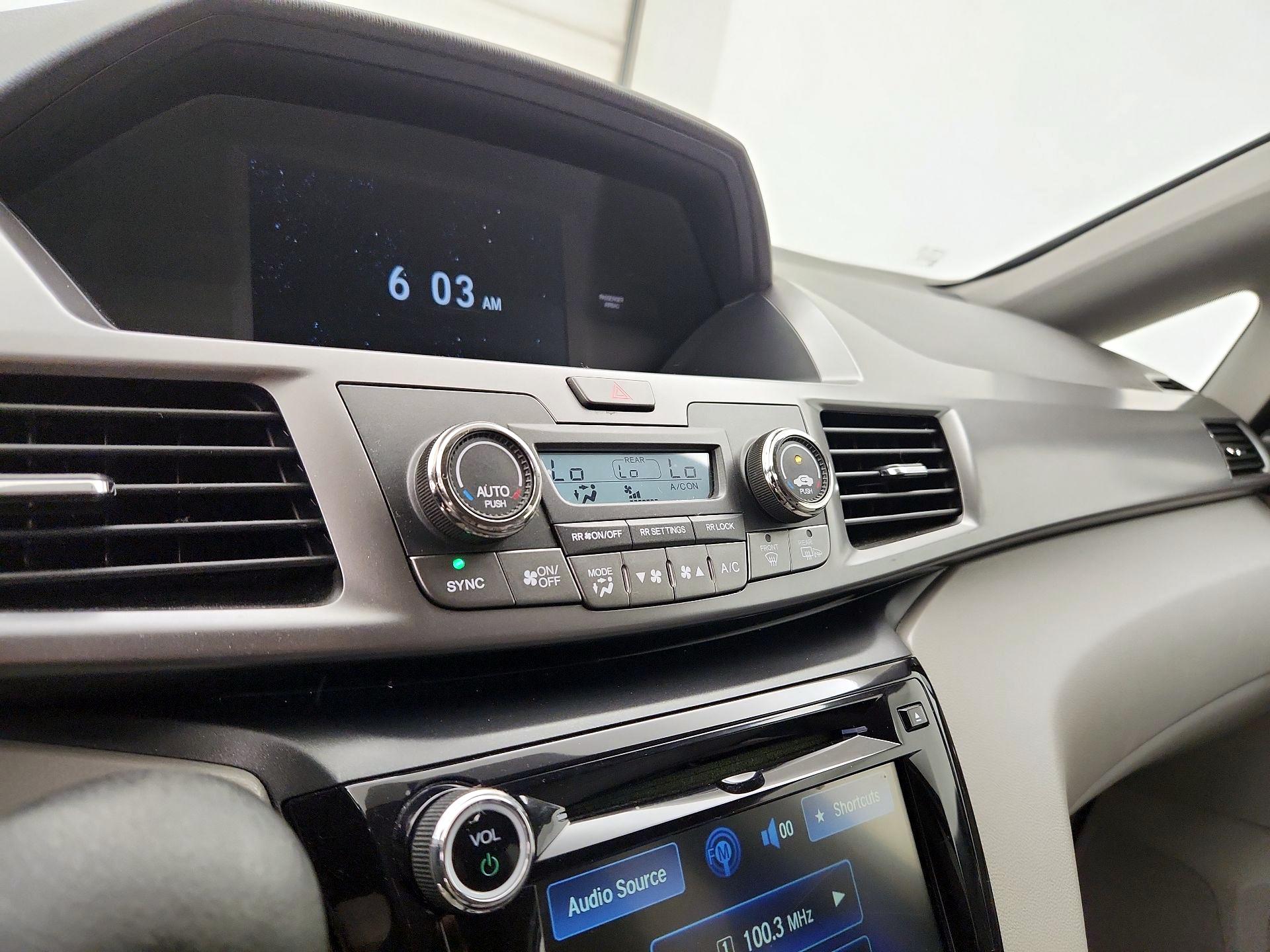Thumbnail: 2017 Honda Odyssey - 16