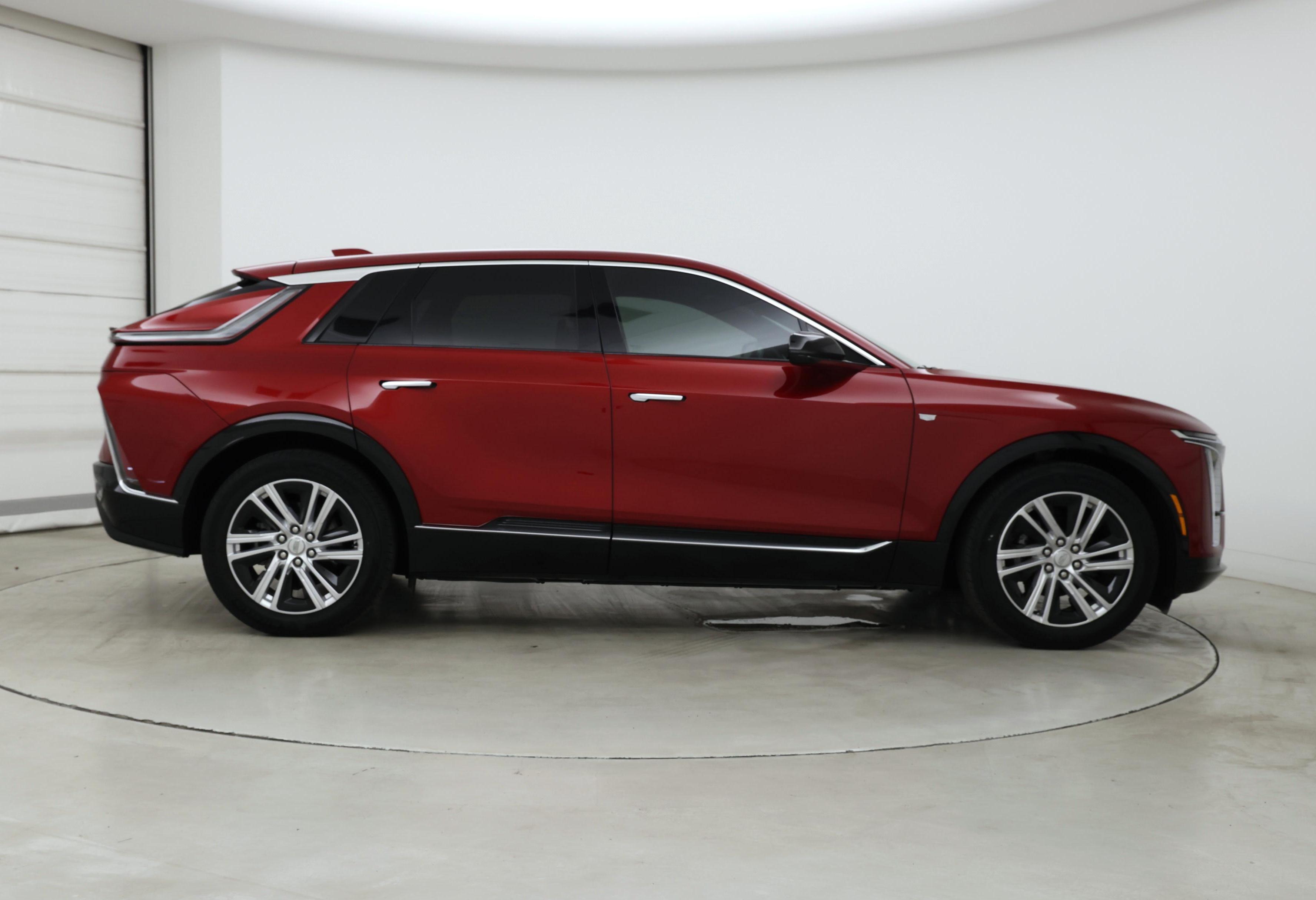Thumbnail: 2024 Cadillac Lyriq - 7