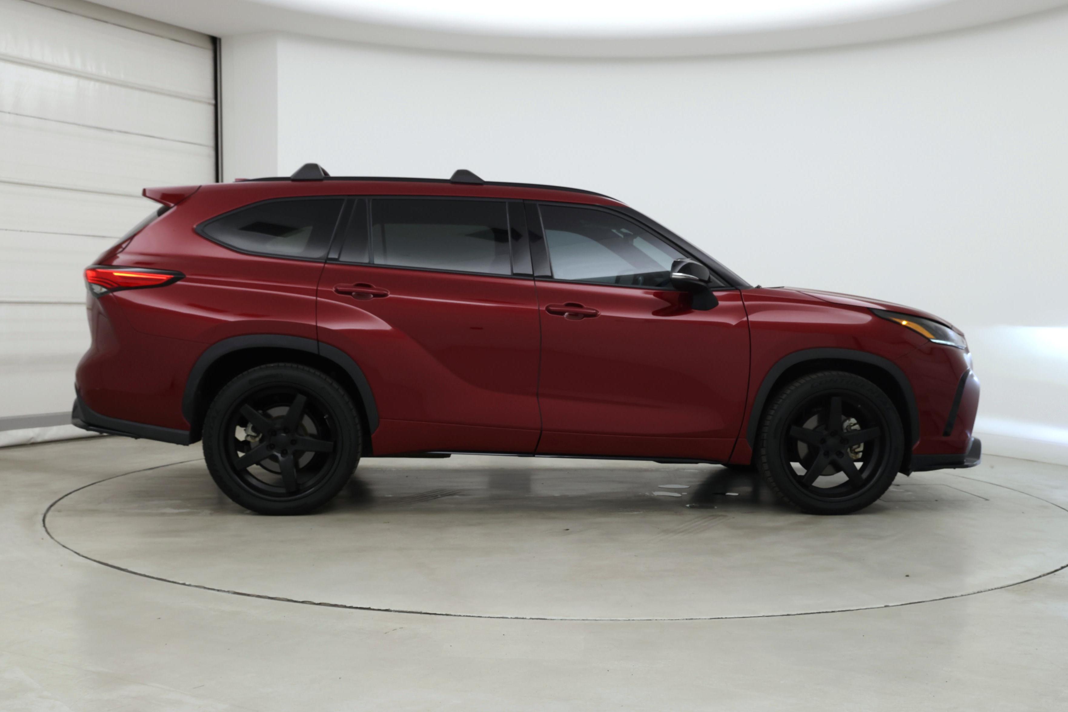 Thumbnail: 2021 Toyota Highlander - 7