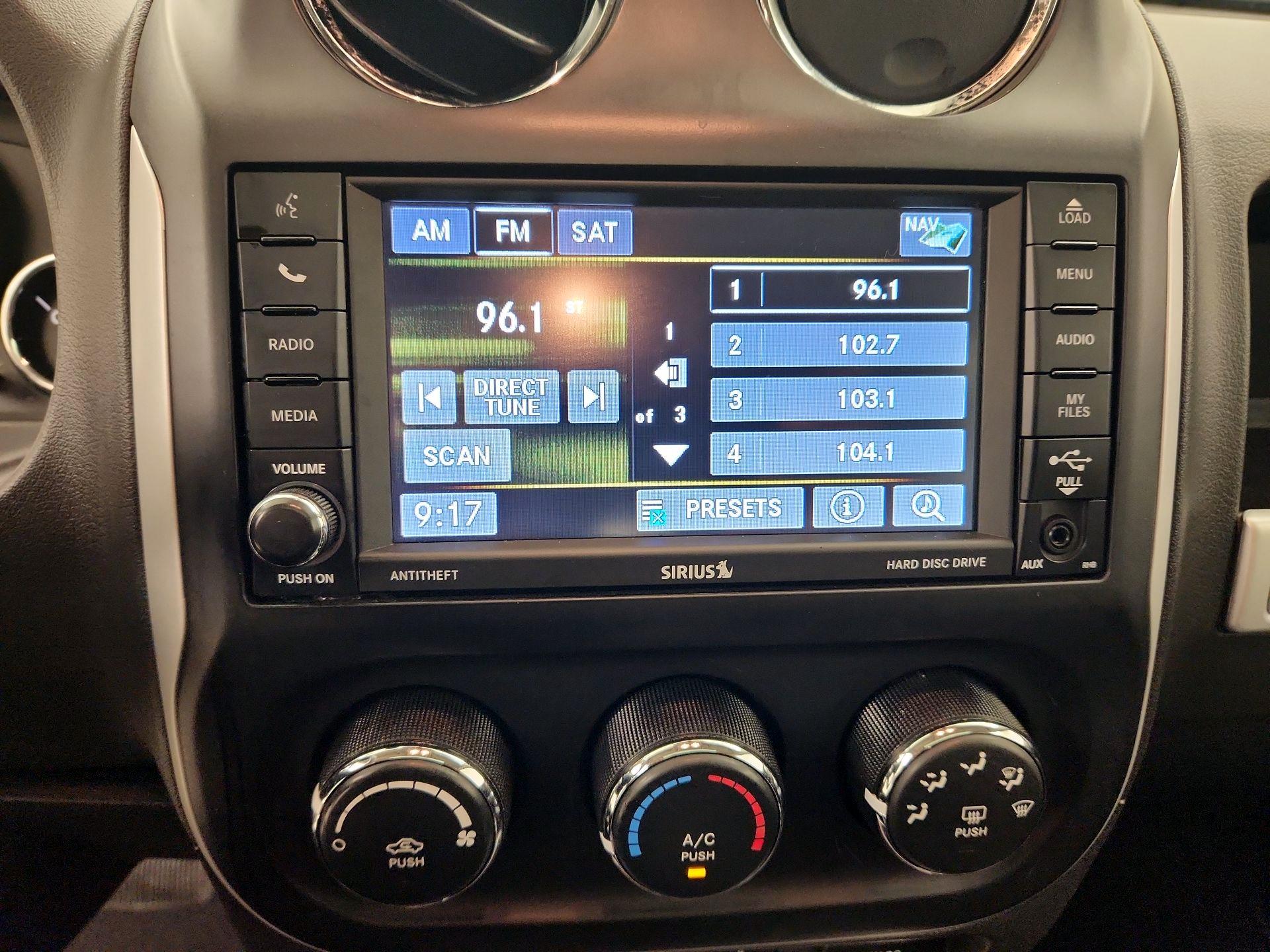 Thumbnail: 2016 Jeep Compass - 14