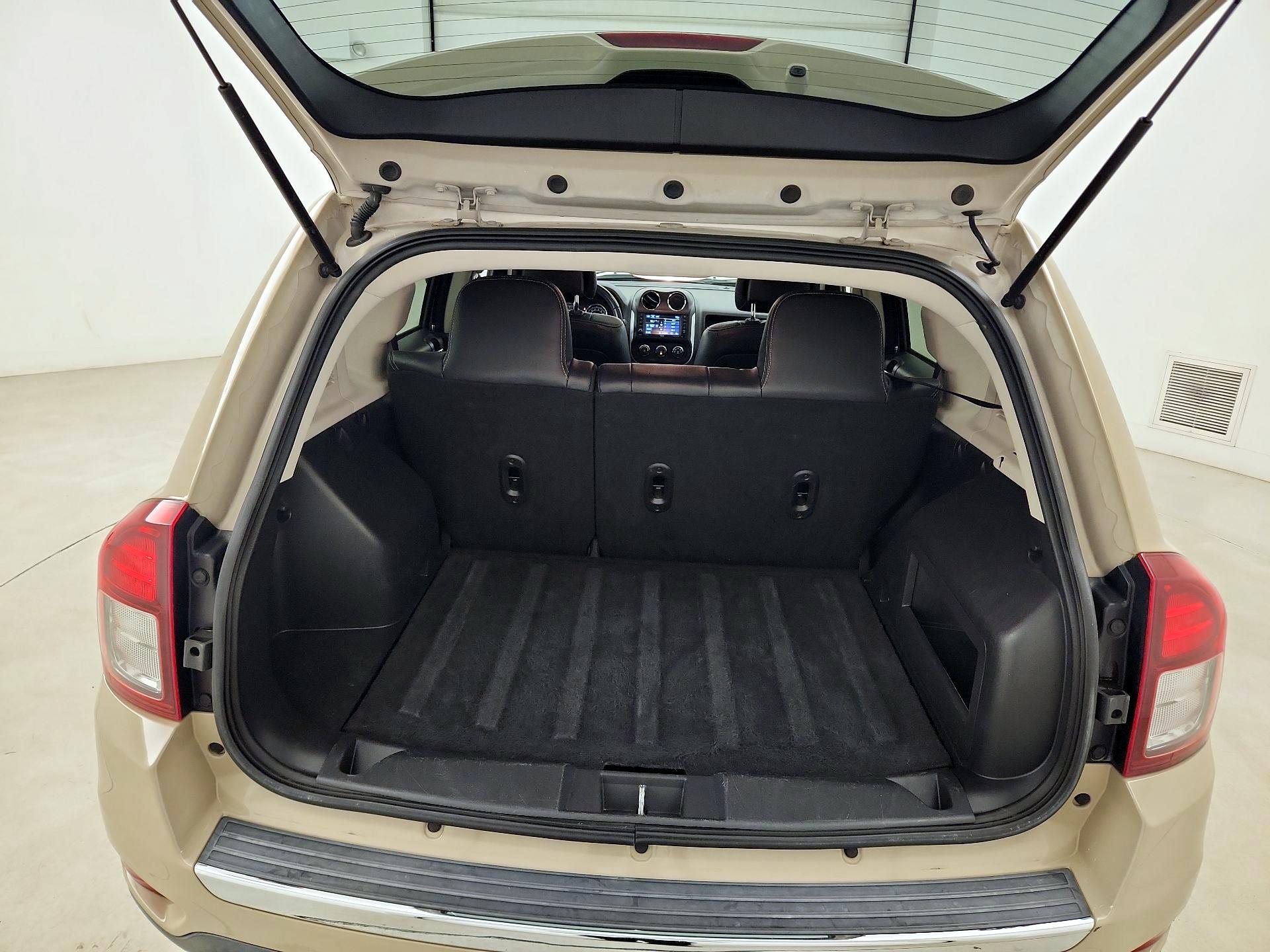 Thumbnail: 2016 Jeep Compass - 20