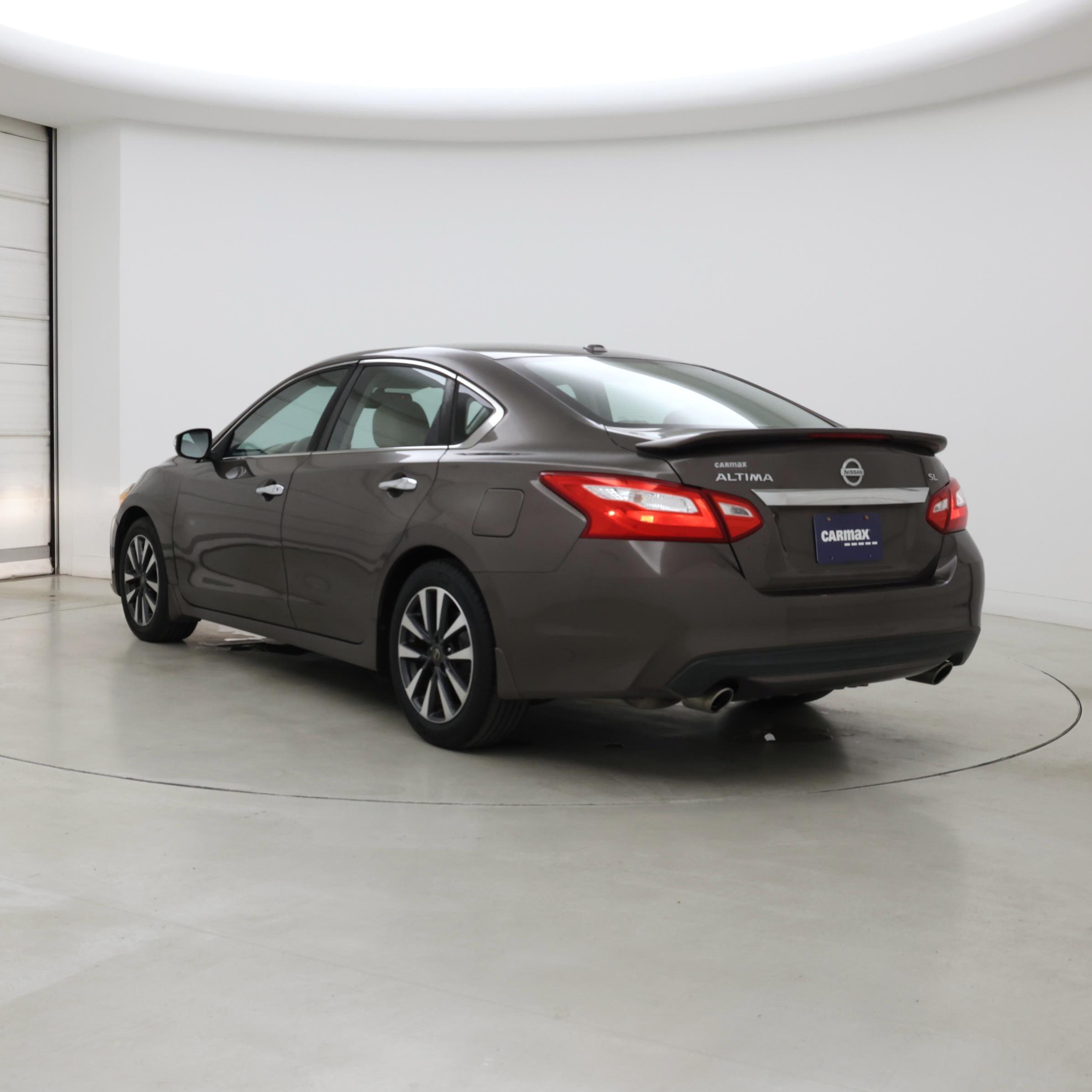 Thumbnail: 2016 Nissan Altima - 2