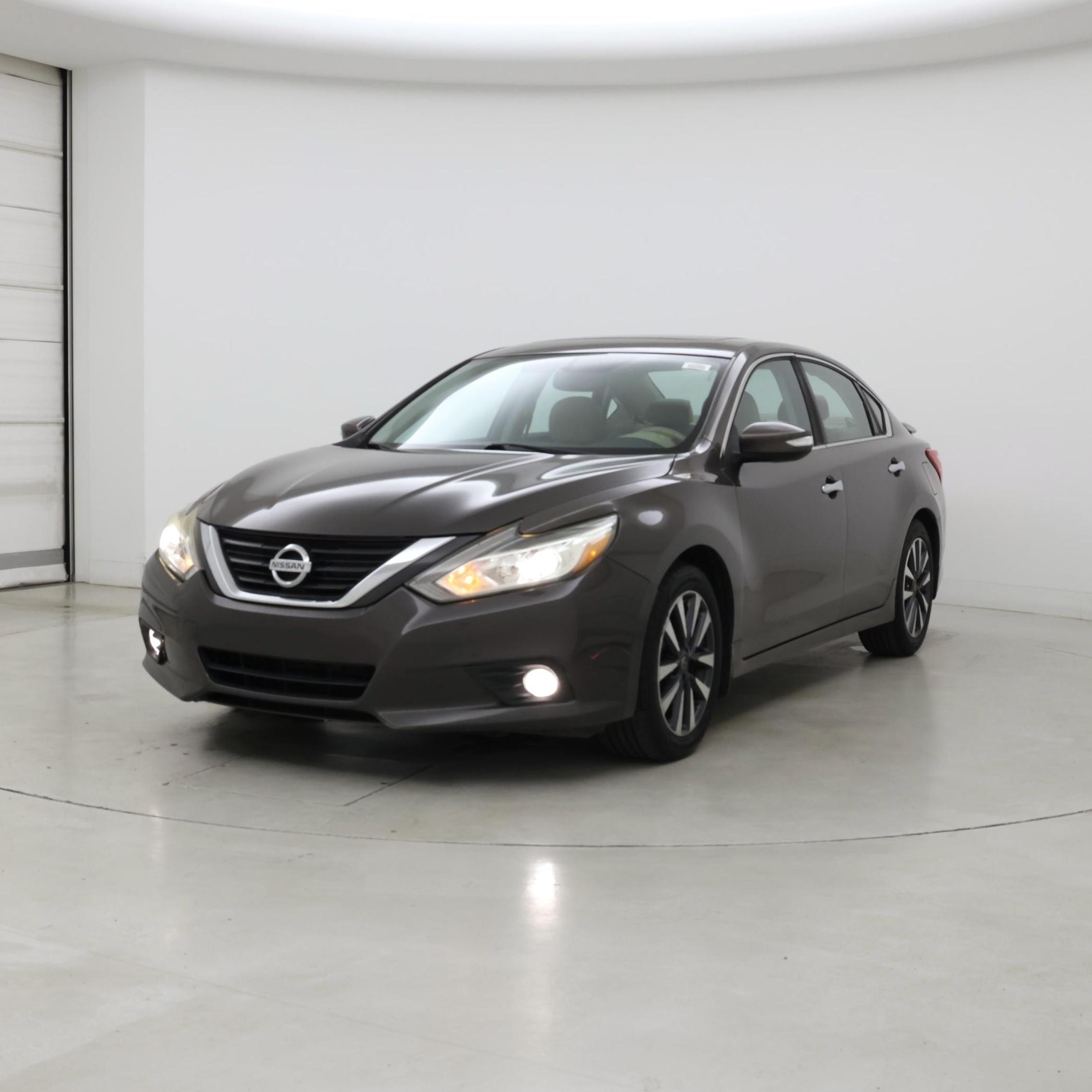 Thumbnail: 2016 Nissan Altima - 4