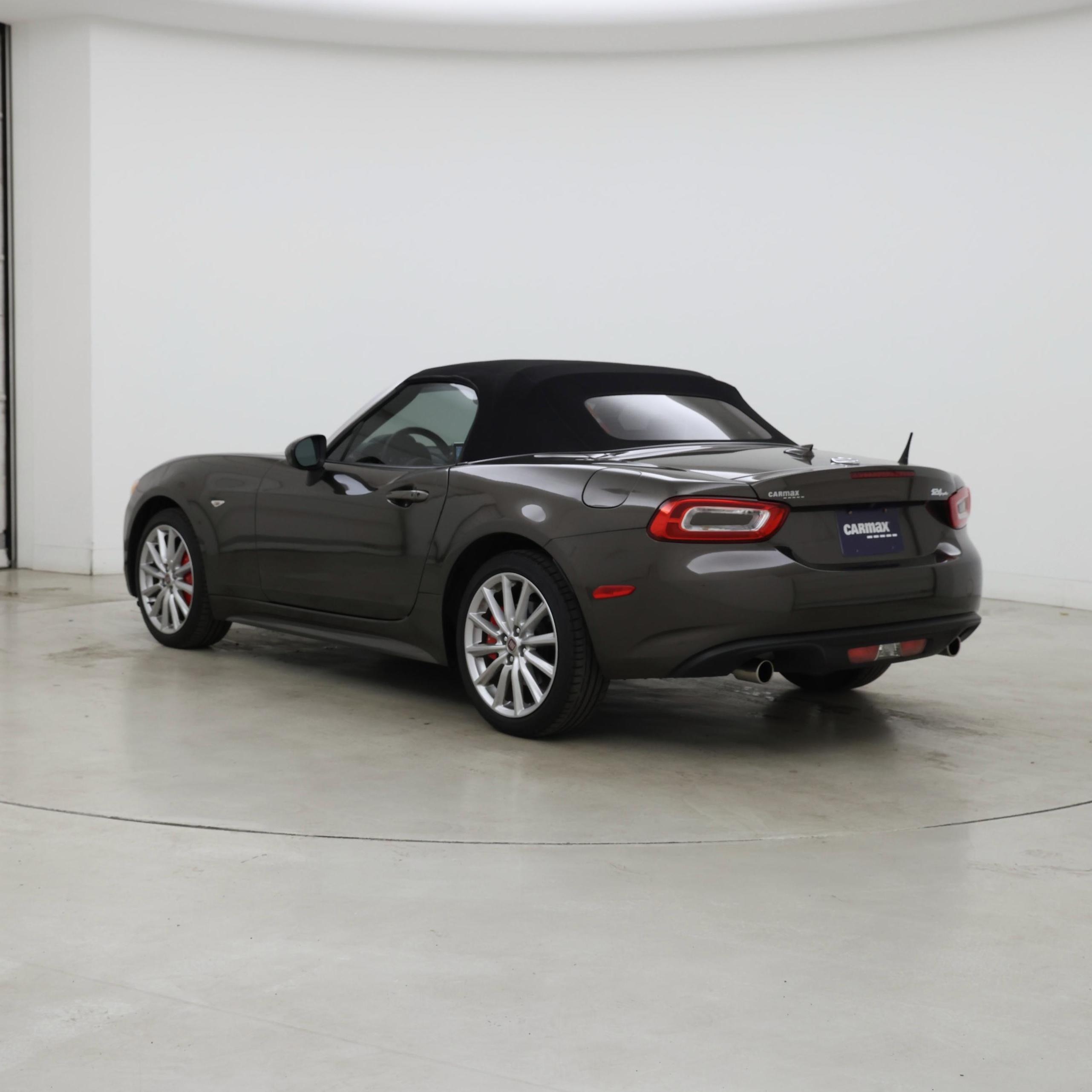 Thumbnail: 2018 Fiat 124 Spider - 2