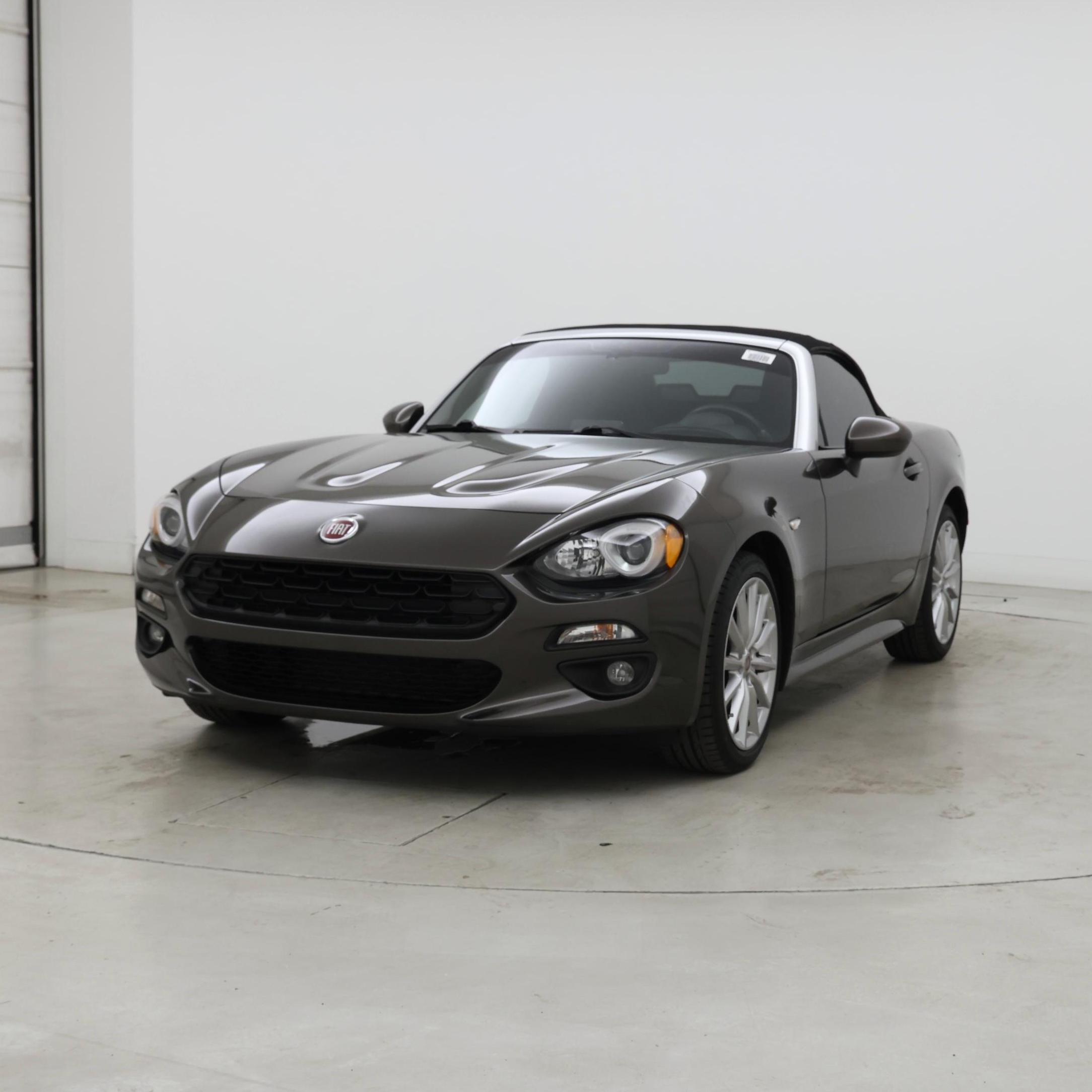 Thumbnail: 2018 Fiat 124 Spider - 4