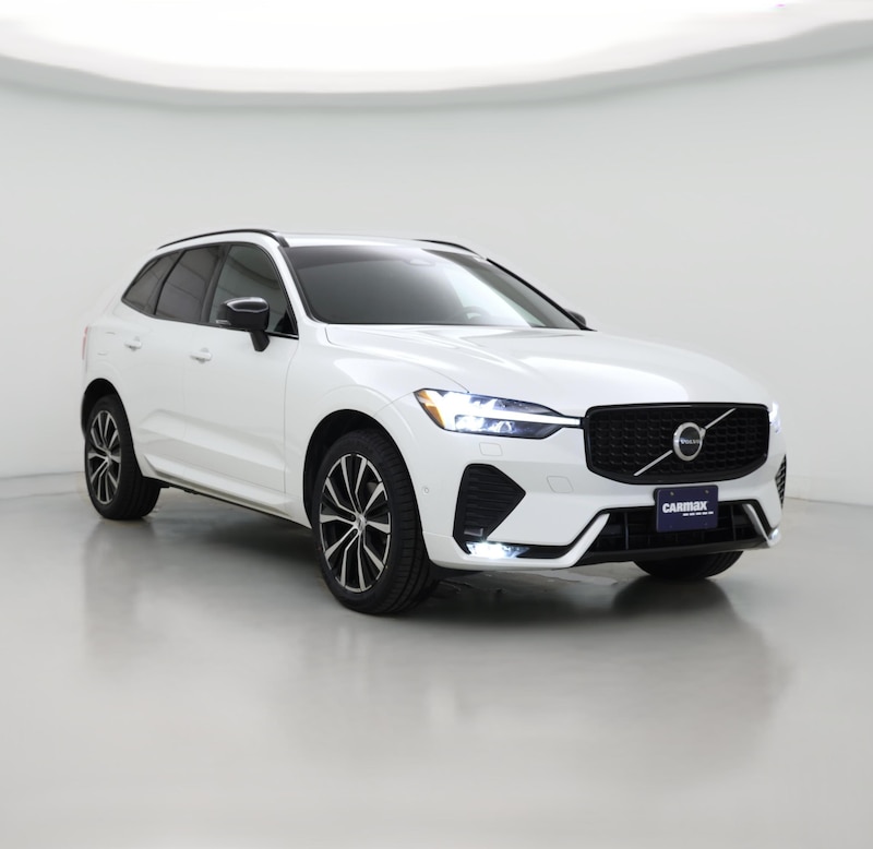 2023 Volvo XC60 B5 Plus Dark Theme