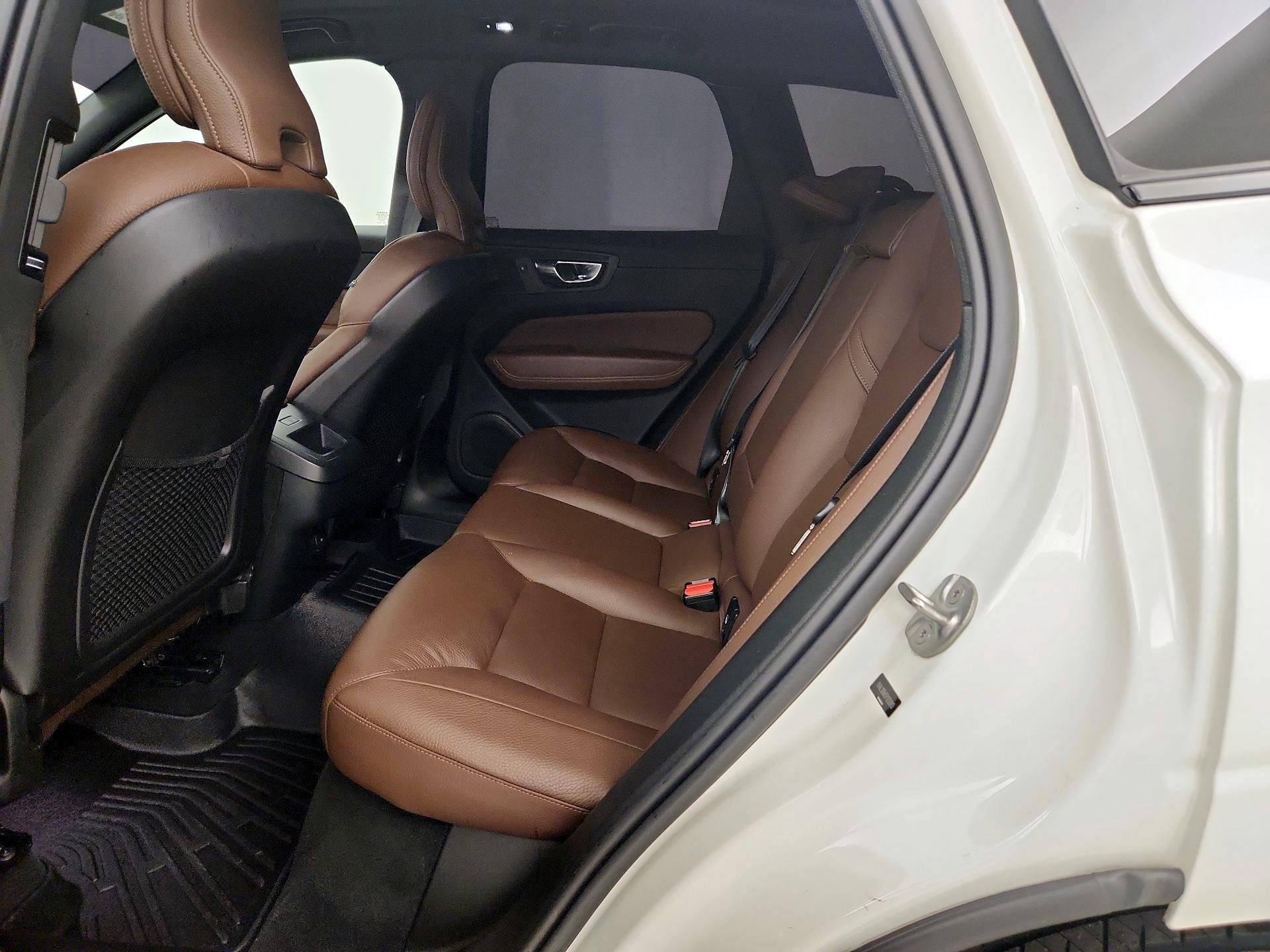 Thumbnail: 2023 Volvo XC60 - 19