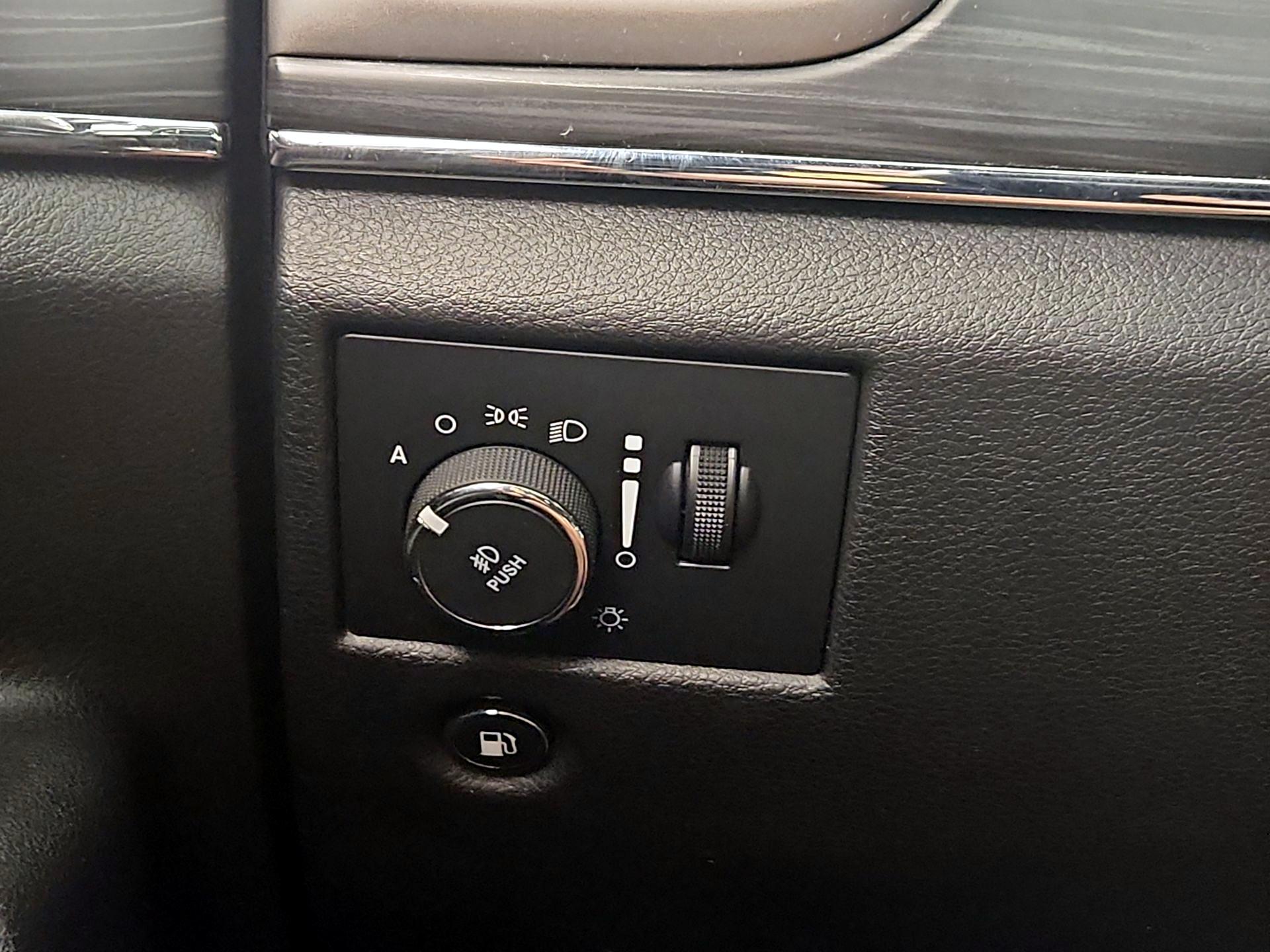 Thumbnail: 2019 Jeep Grand Cherokee - 13