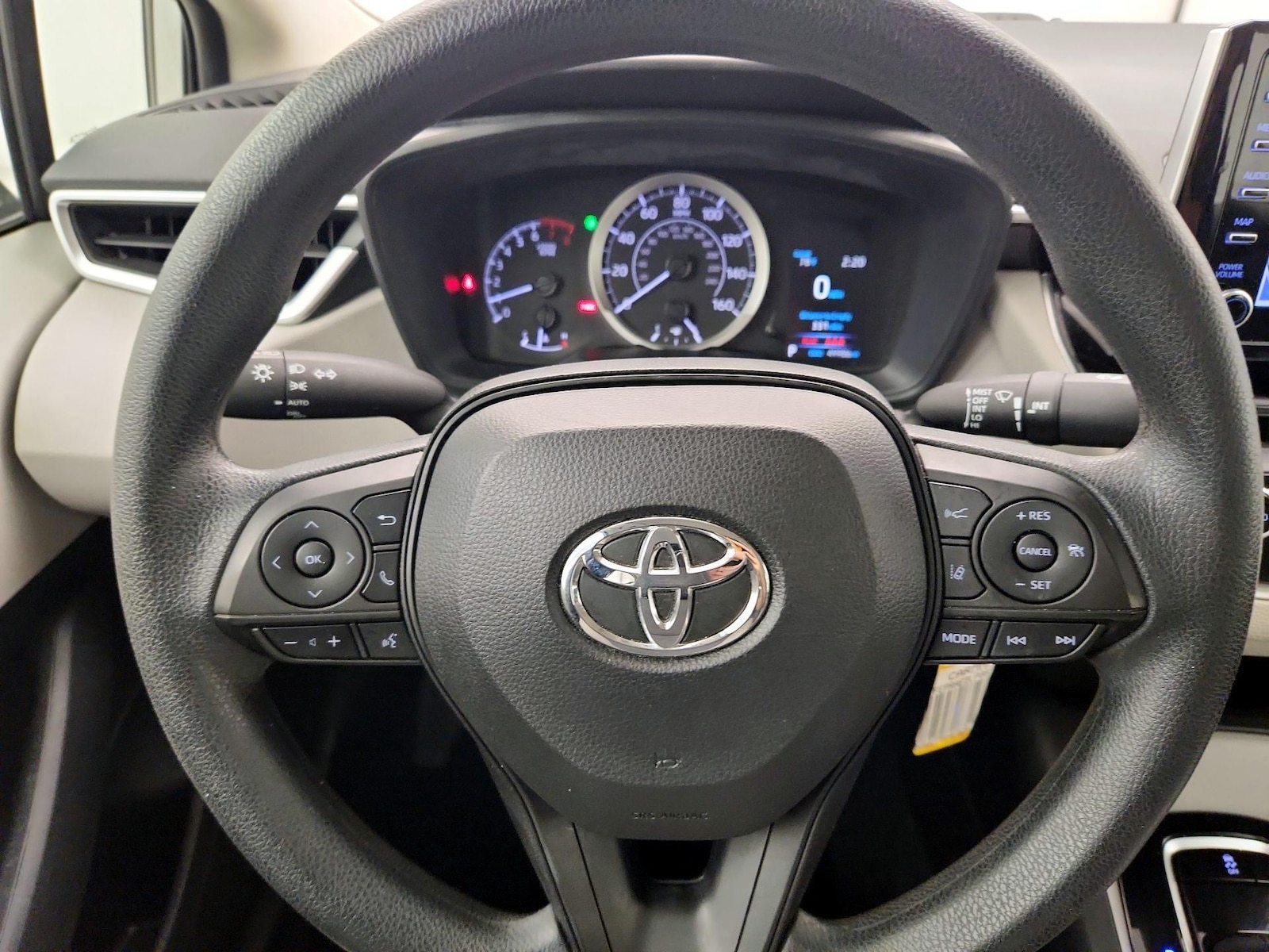2020 Toyota Corolla LE - Photo 11