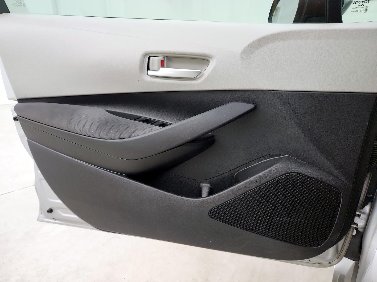 2020 Toyota Corolla LE - Photo 13