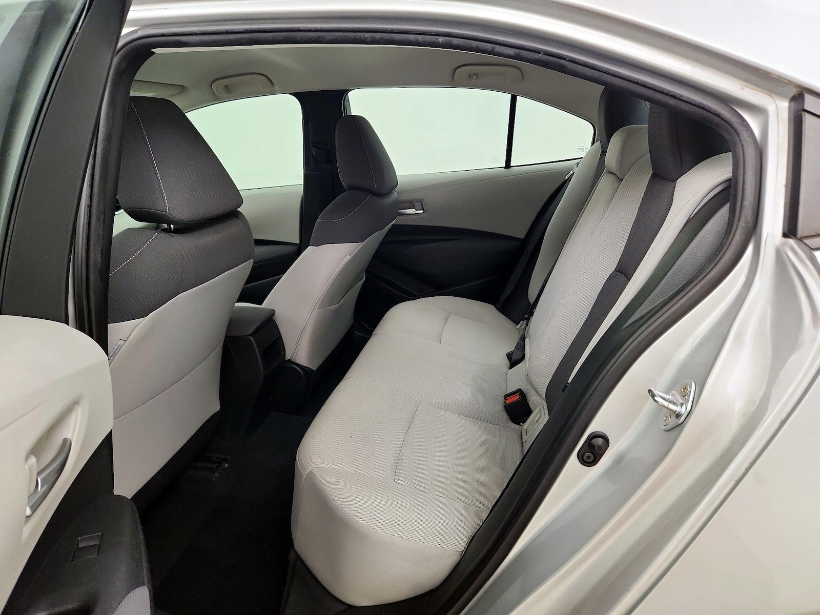 2020 Toyota Corolla LE - Photo 20