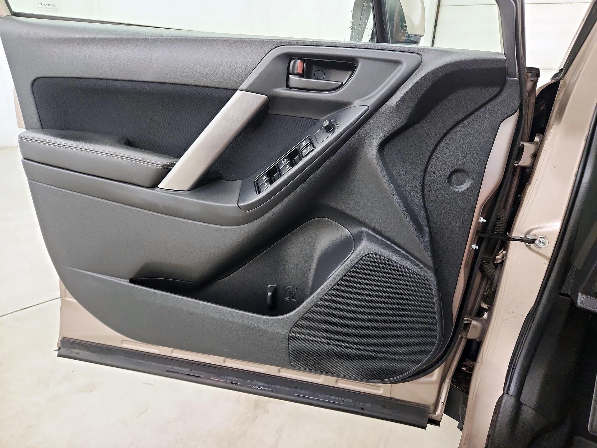 Thumbnail: 2016 Subaru Forester - 12
