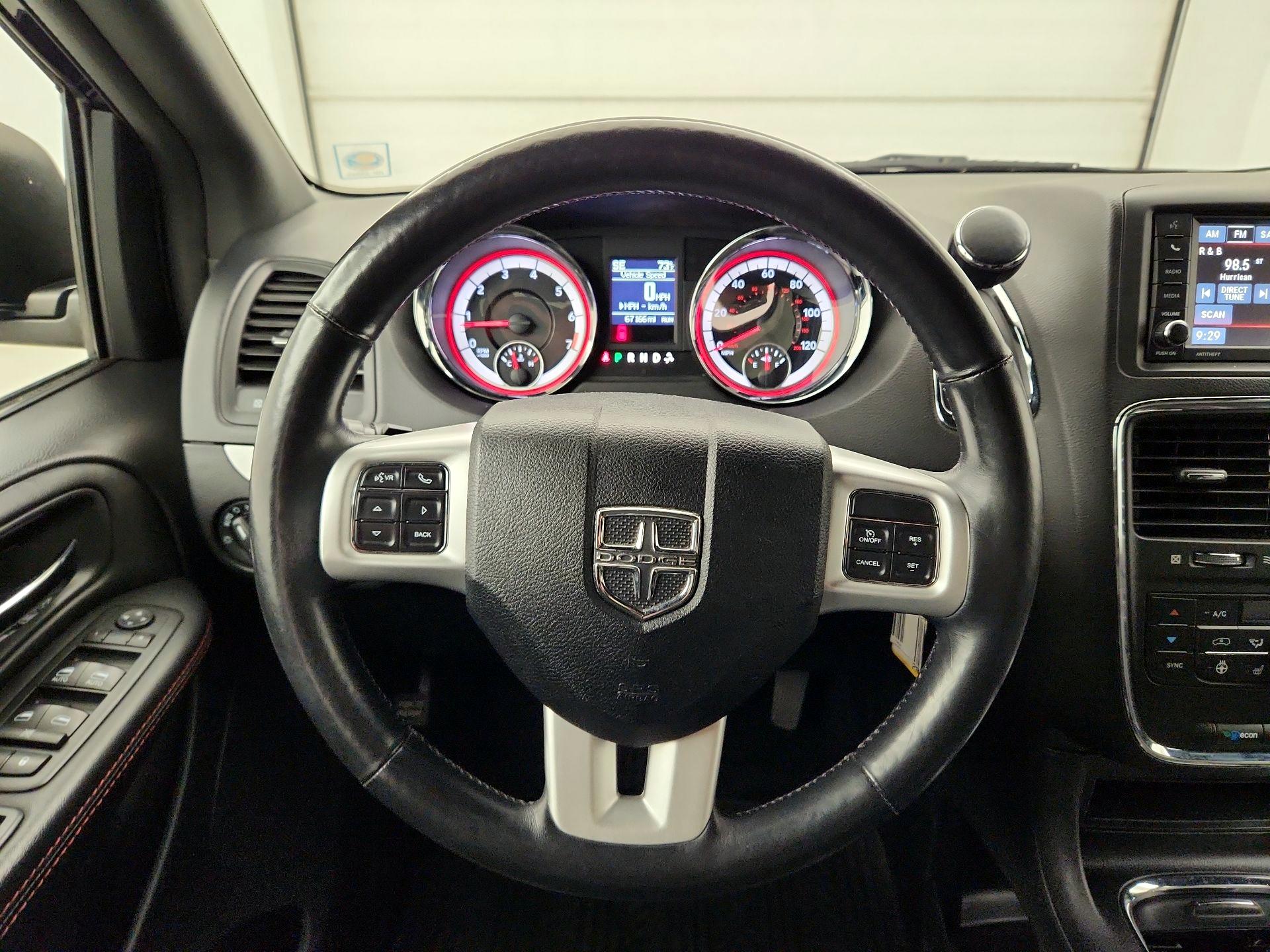 Thumbnail: 2017 Dodge Grand Caravan - 10