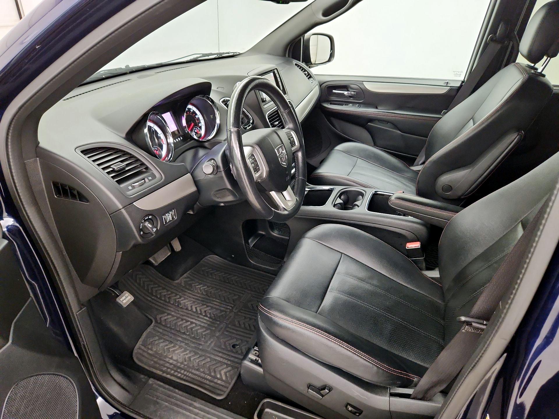 Thumbnail: 2017 Dodge Grand Caravan - 11