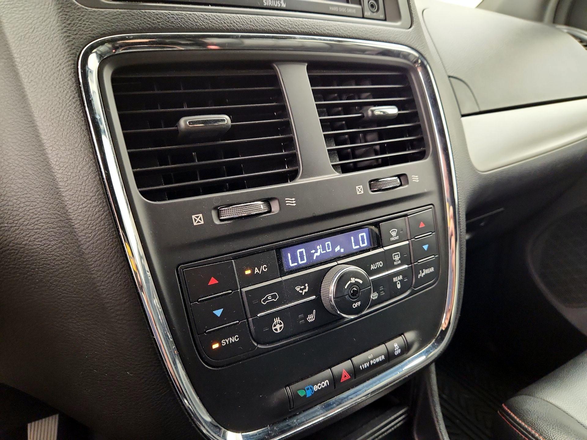 Thumbnail: 2017 Dodge Grand Caravan - 16