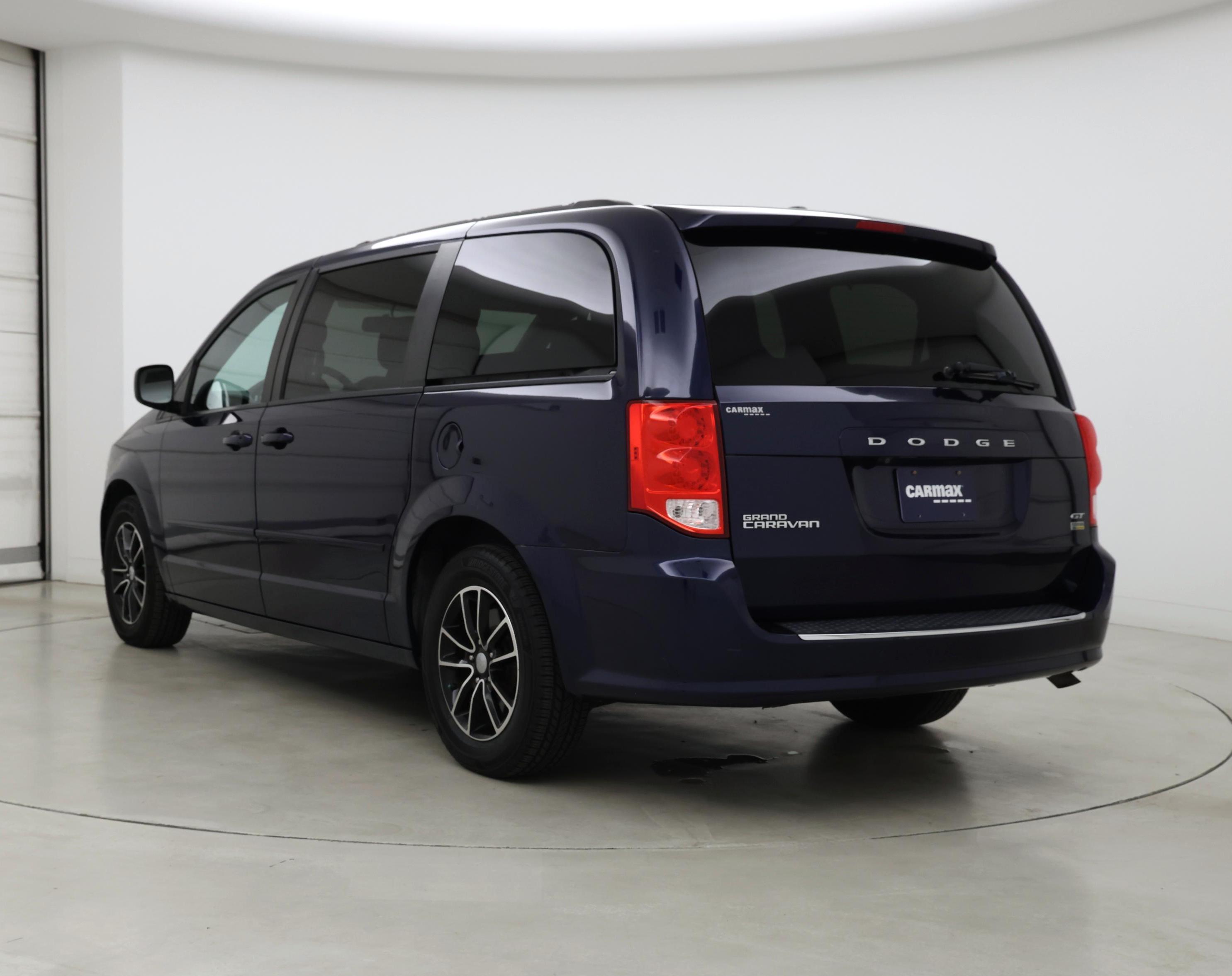 Thumbnail: 2017 Dodge Grand Caravan - 2