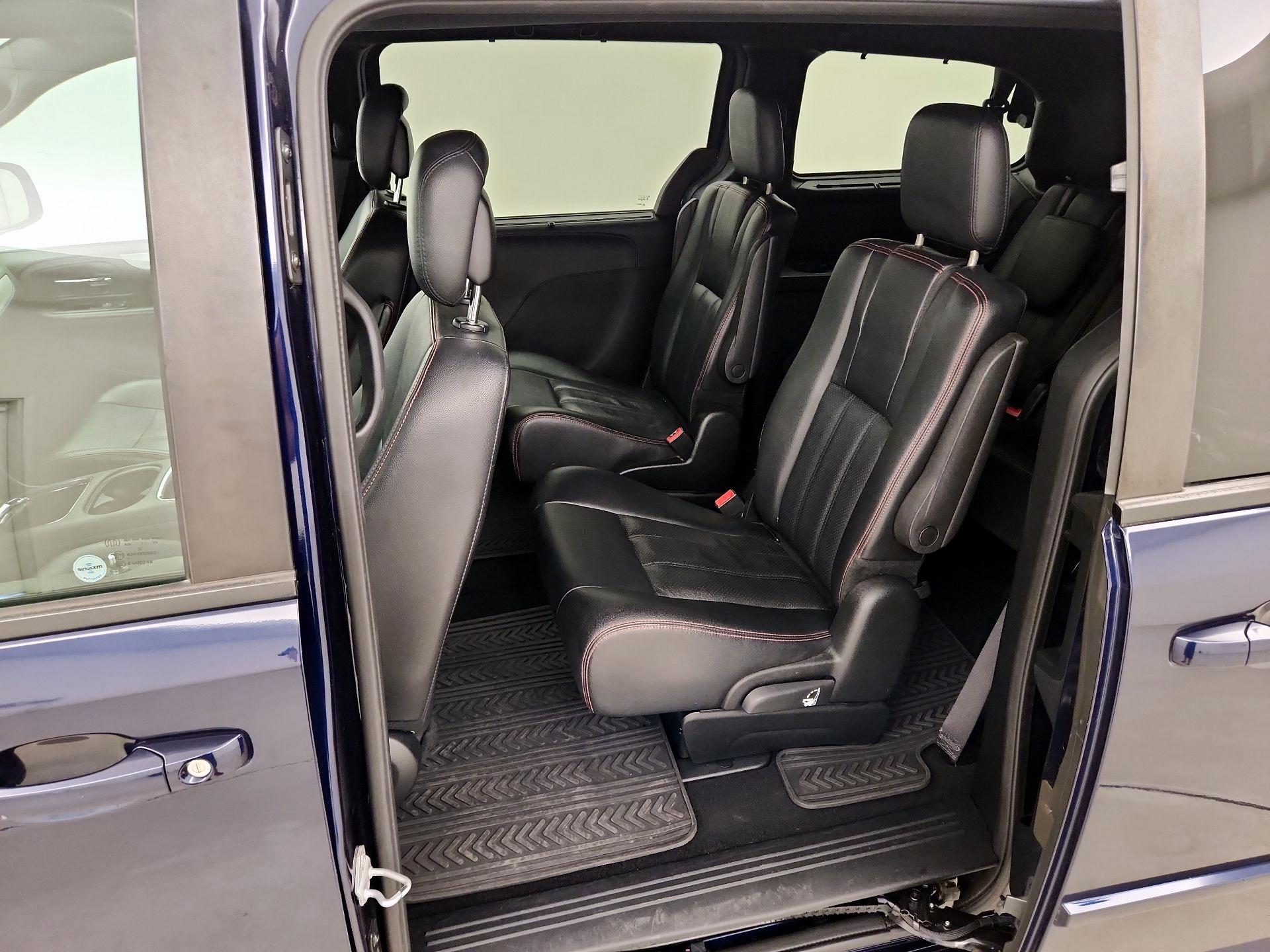 Thumbnail: 2017 Dodge Grand Caravan - 19