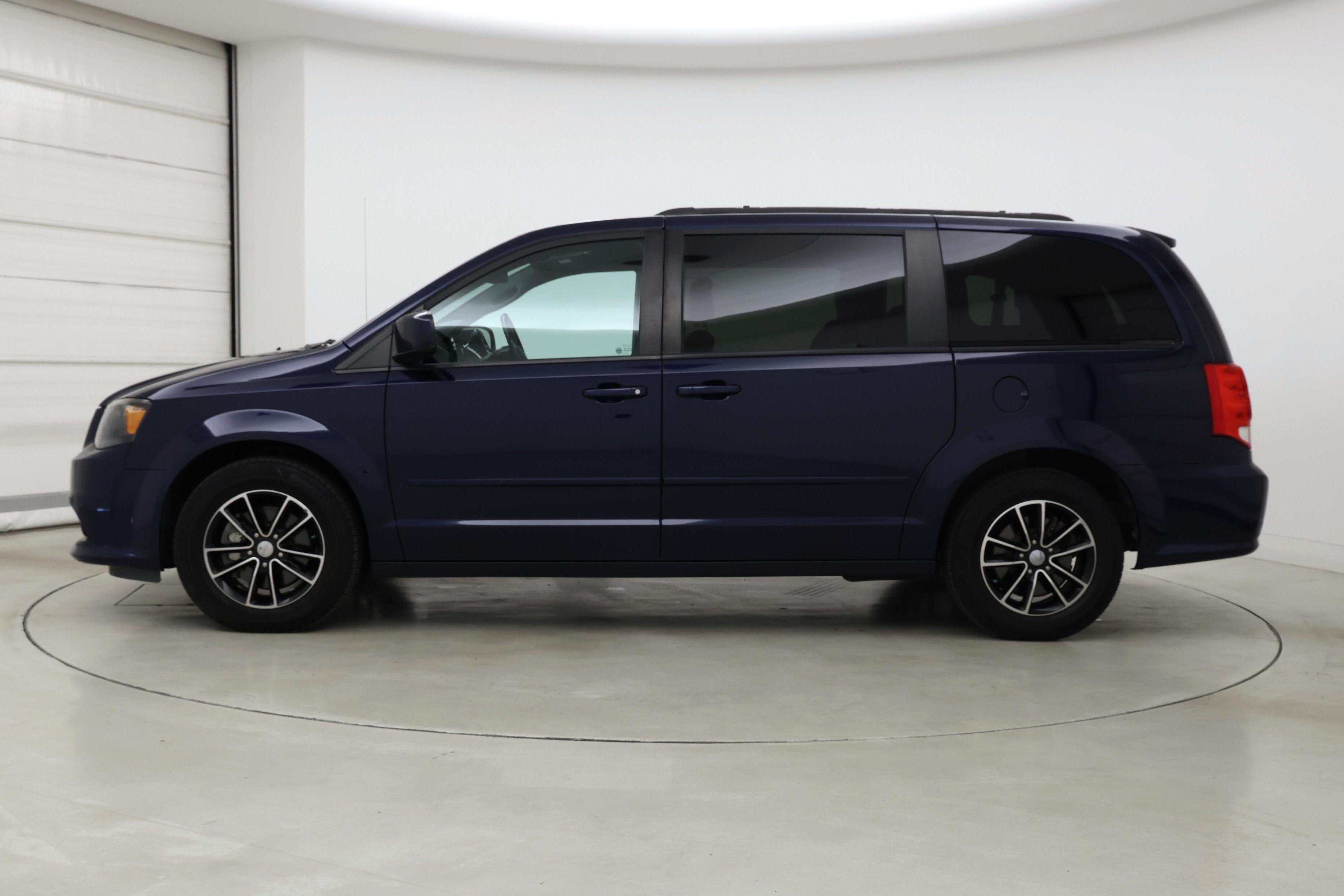 Thumbnail: 2017 Dodge Grand Caravan - 3