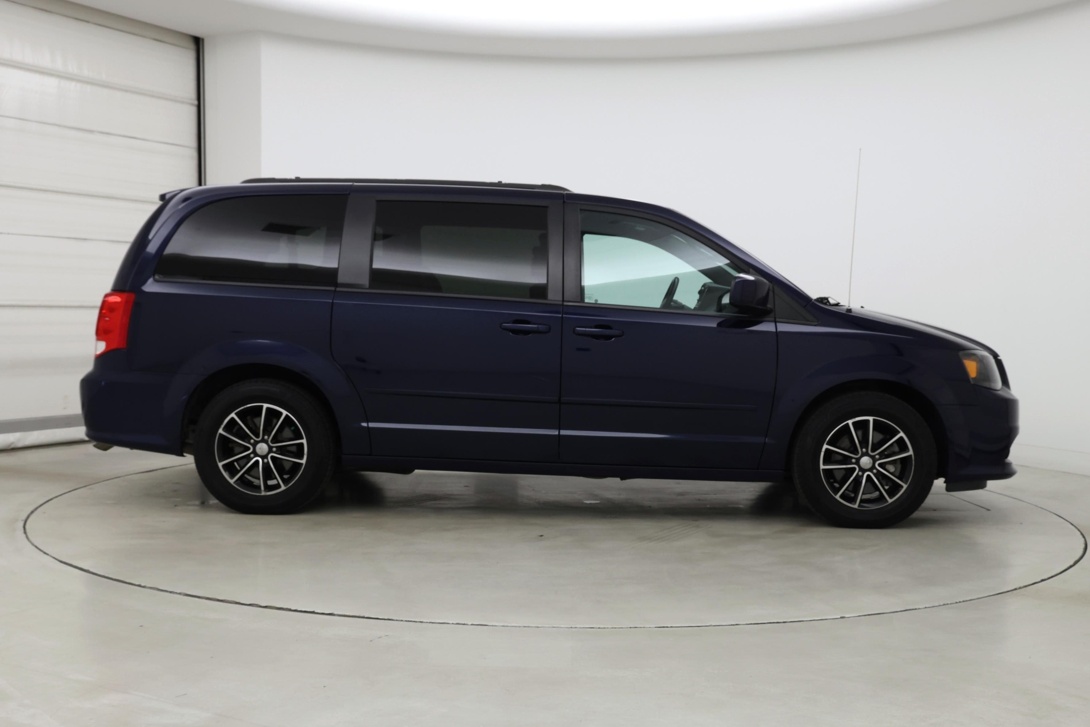 Thumbnail: 2017 Dodge Grand Caravan - 7