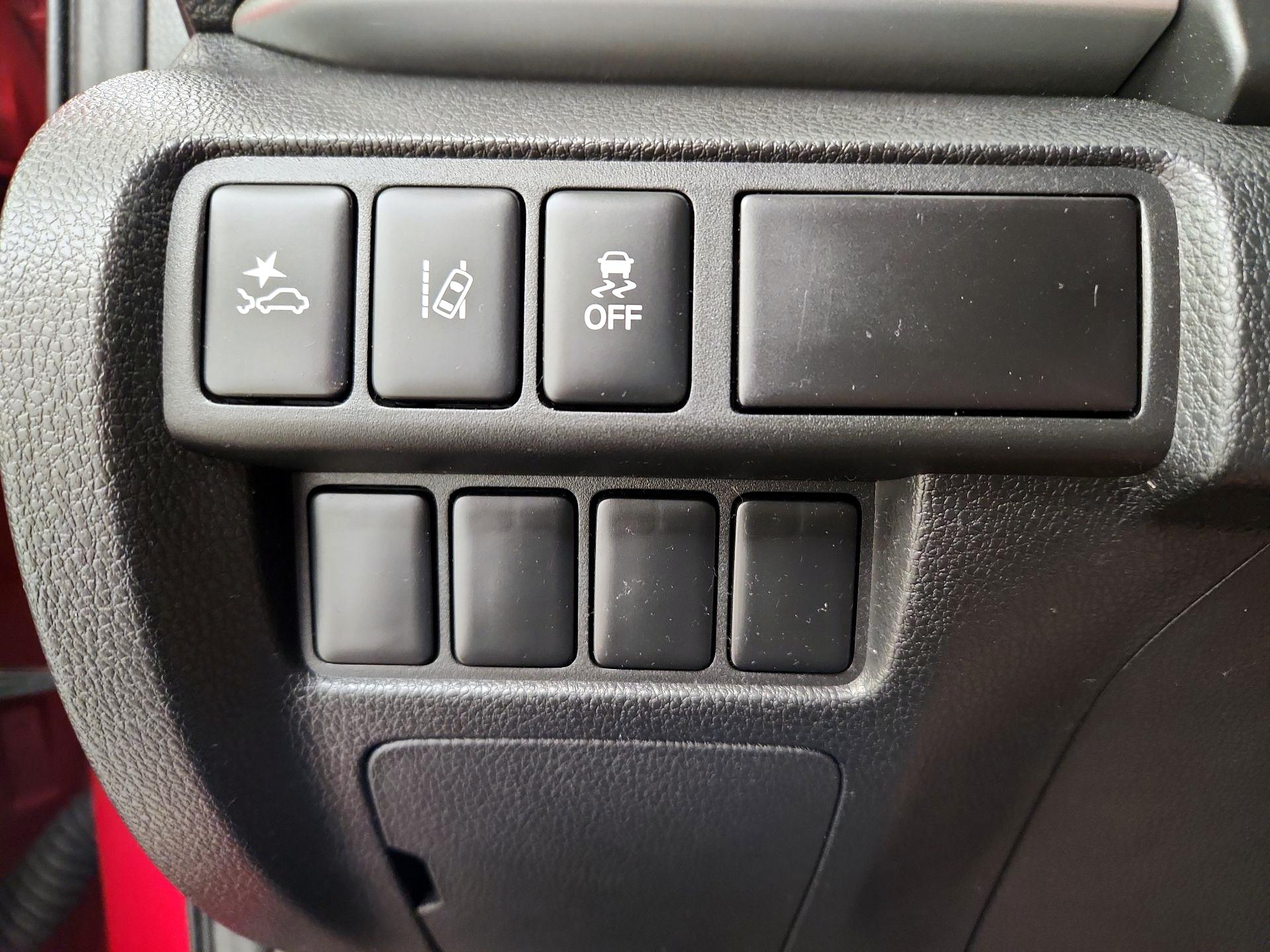 Thumbnail: 2020 Mitsubishi Eclipse Cross - 13