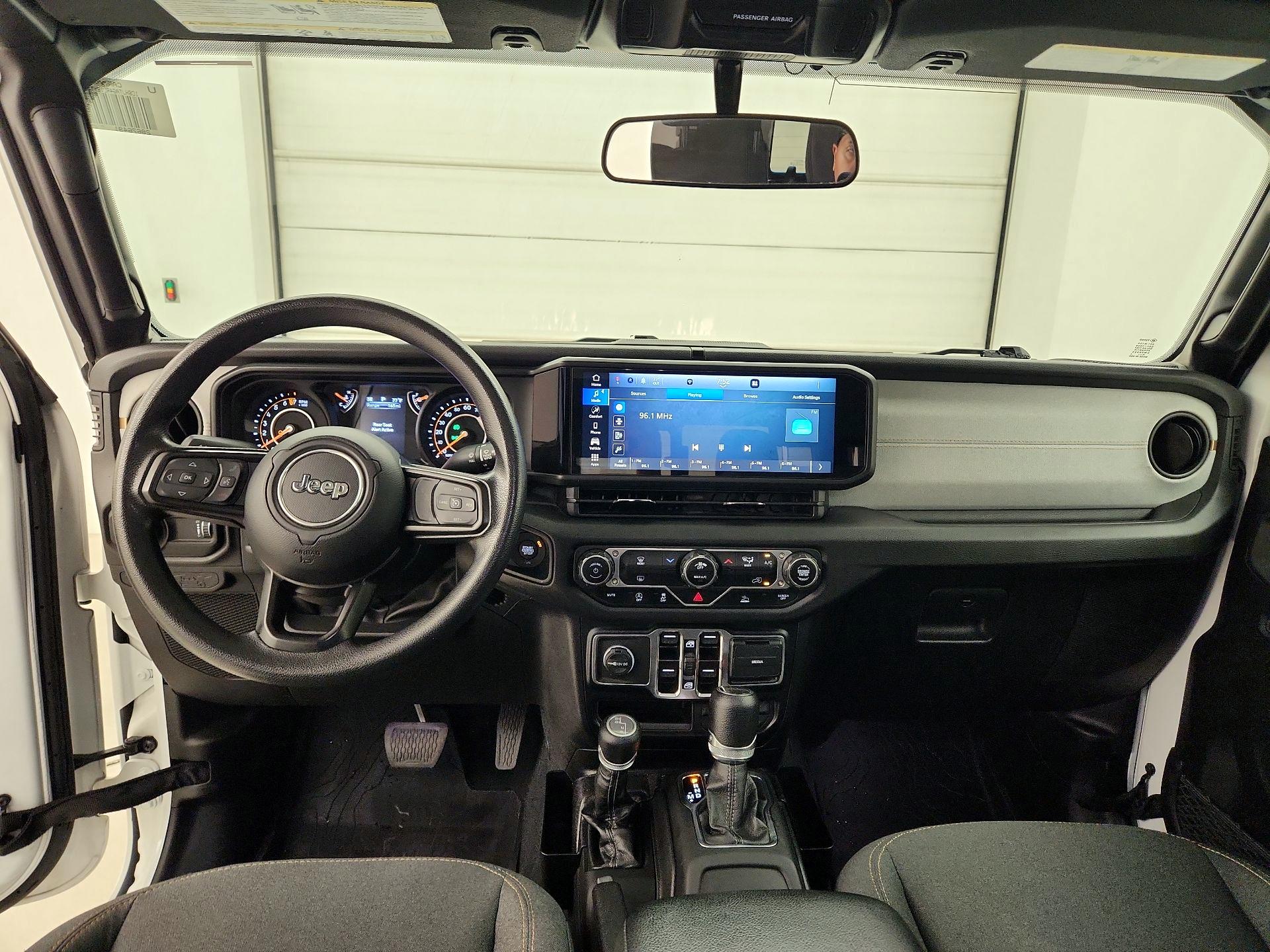 Thumbnail: 2024 Jeep Gladiator - 9