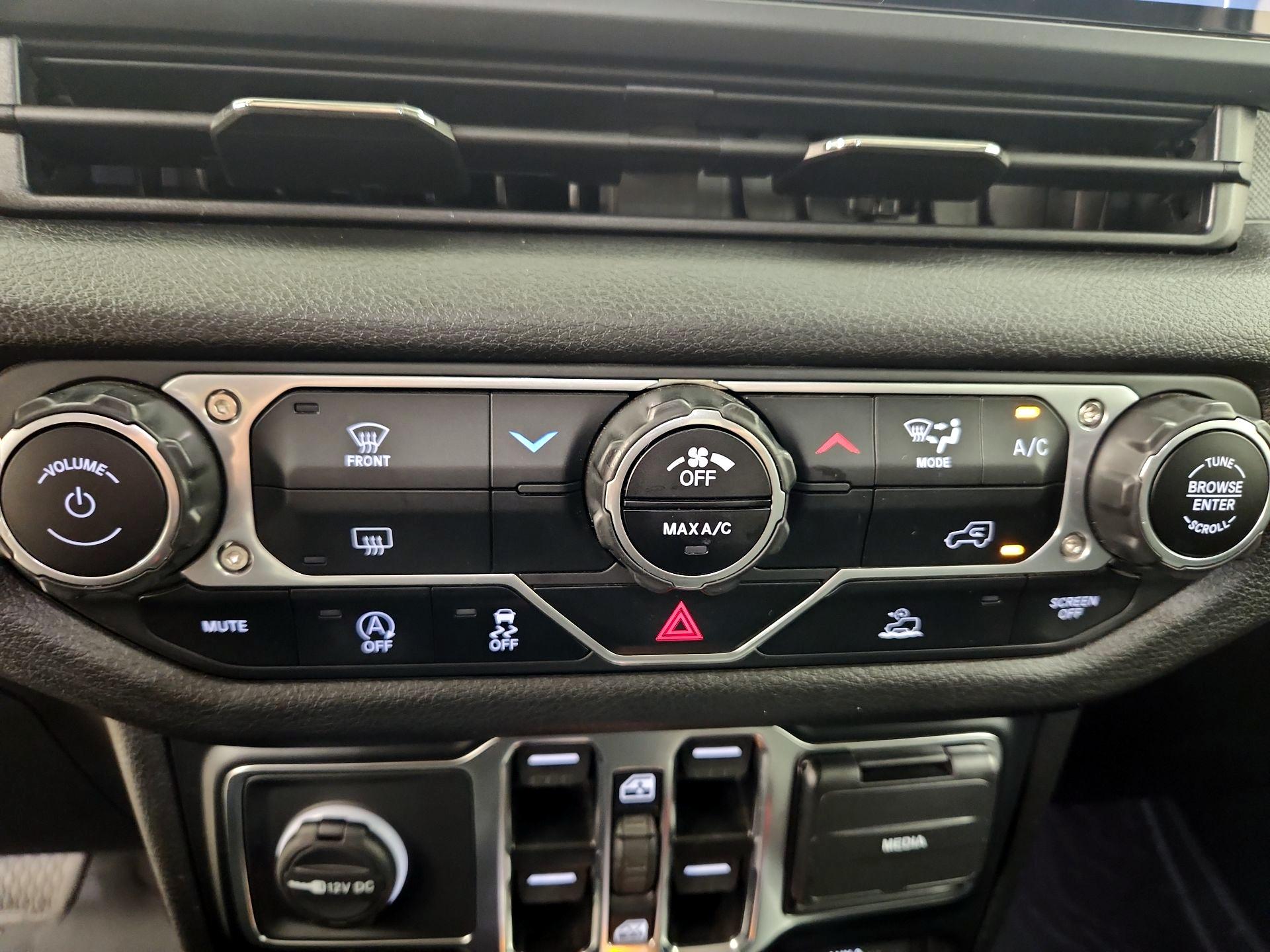 Thumbnail: 2024 Jeep Gladiator - 16