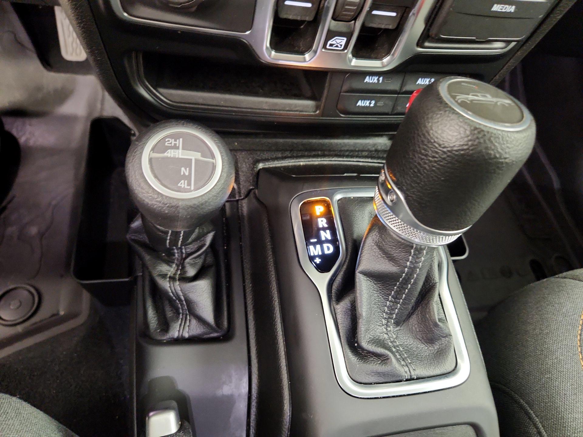 Thumbnail: 2024 Jeep Gladiator - 17