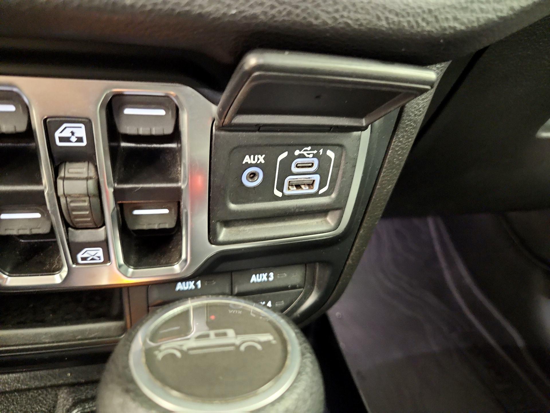 Thumbnail: 2024 Jeep Gladiator - 18