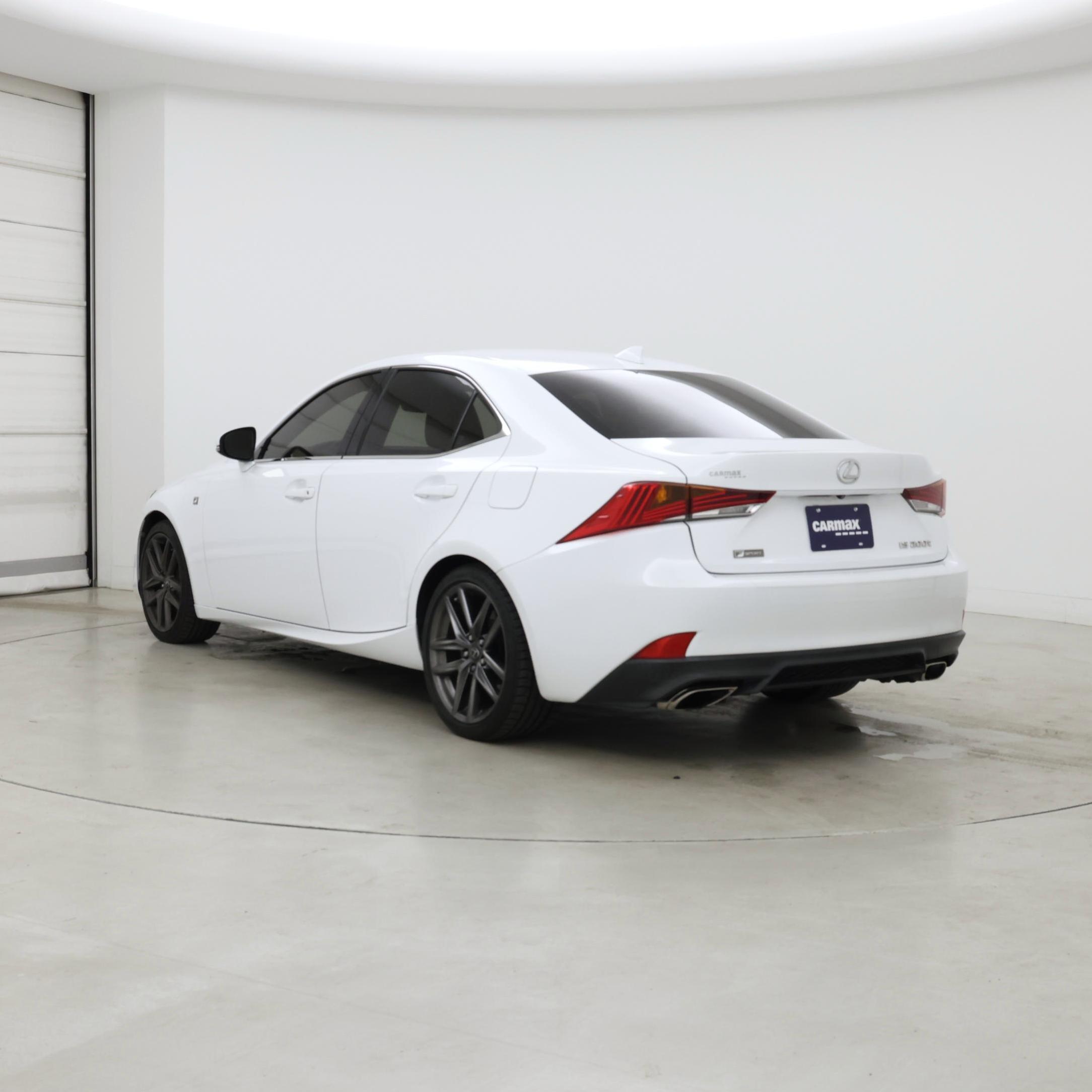 Thumbnail: 2017 Lexus IS - 2