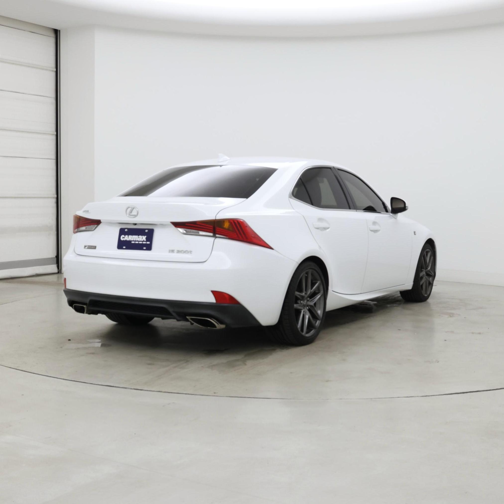 Thumbnail: 2017 Lexus IS - 8