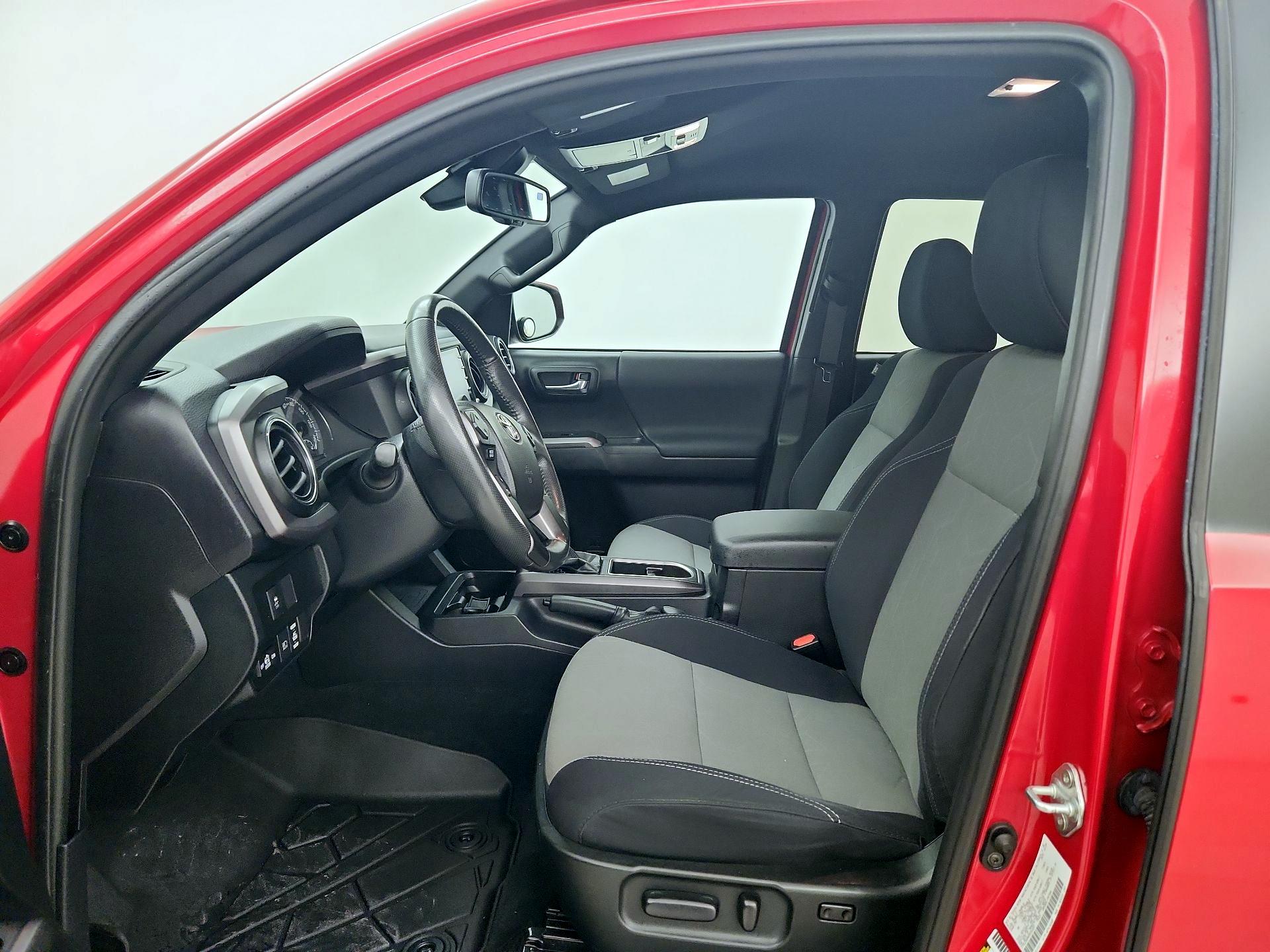 Thumbnail: 2021 Toyota Tacoma - 11