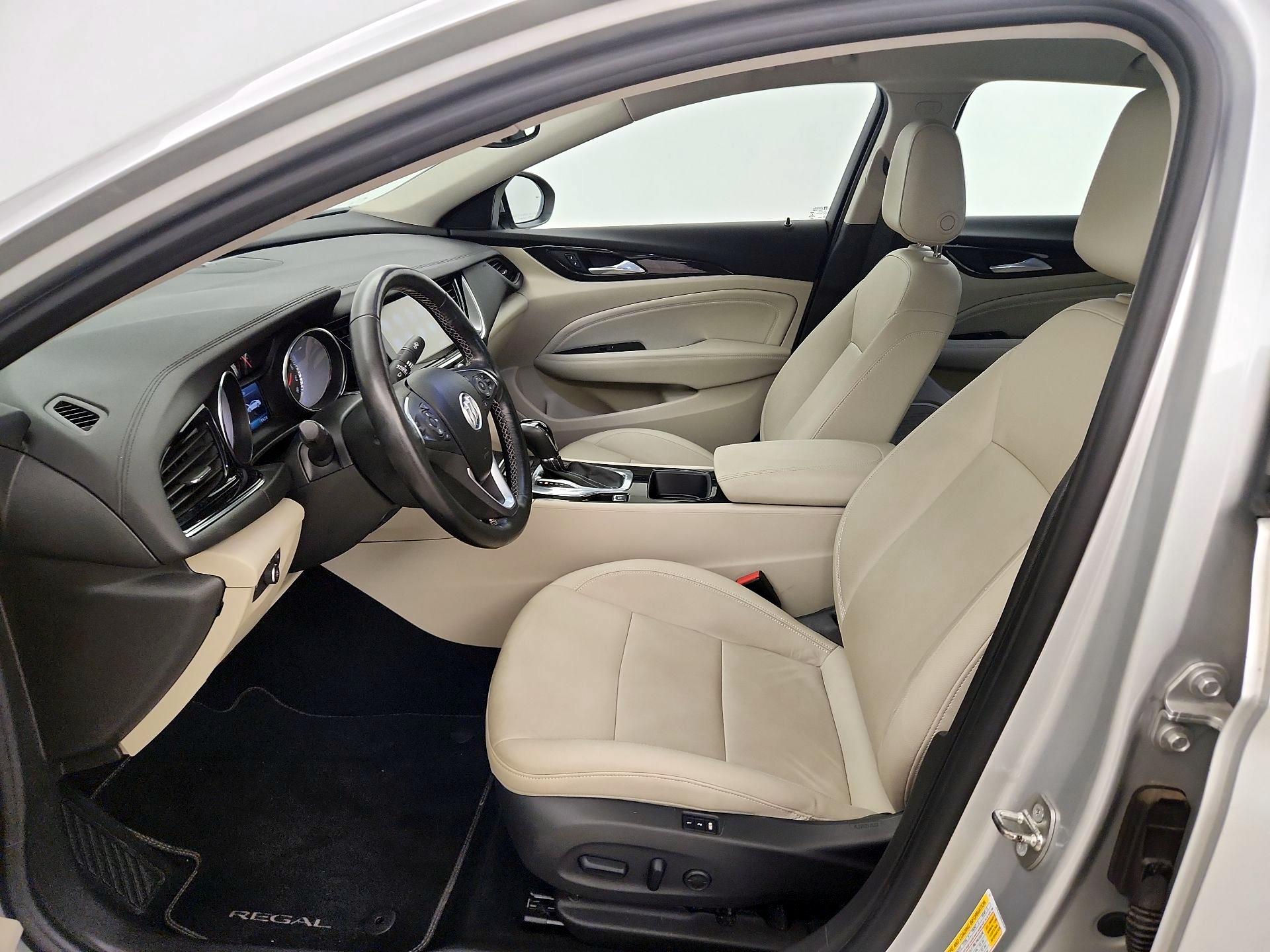 Thumbnail: 2018 Buick Regal - 11