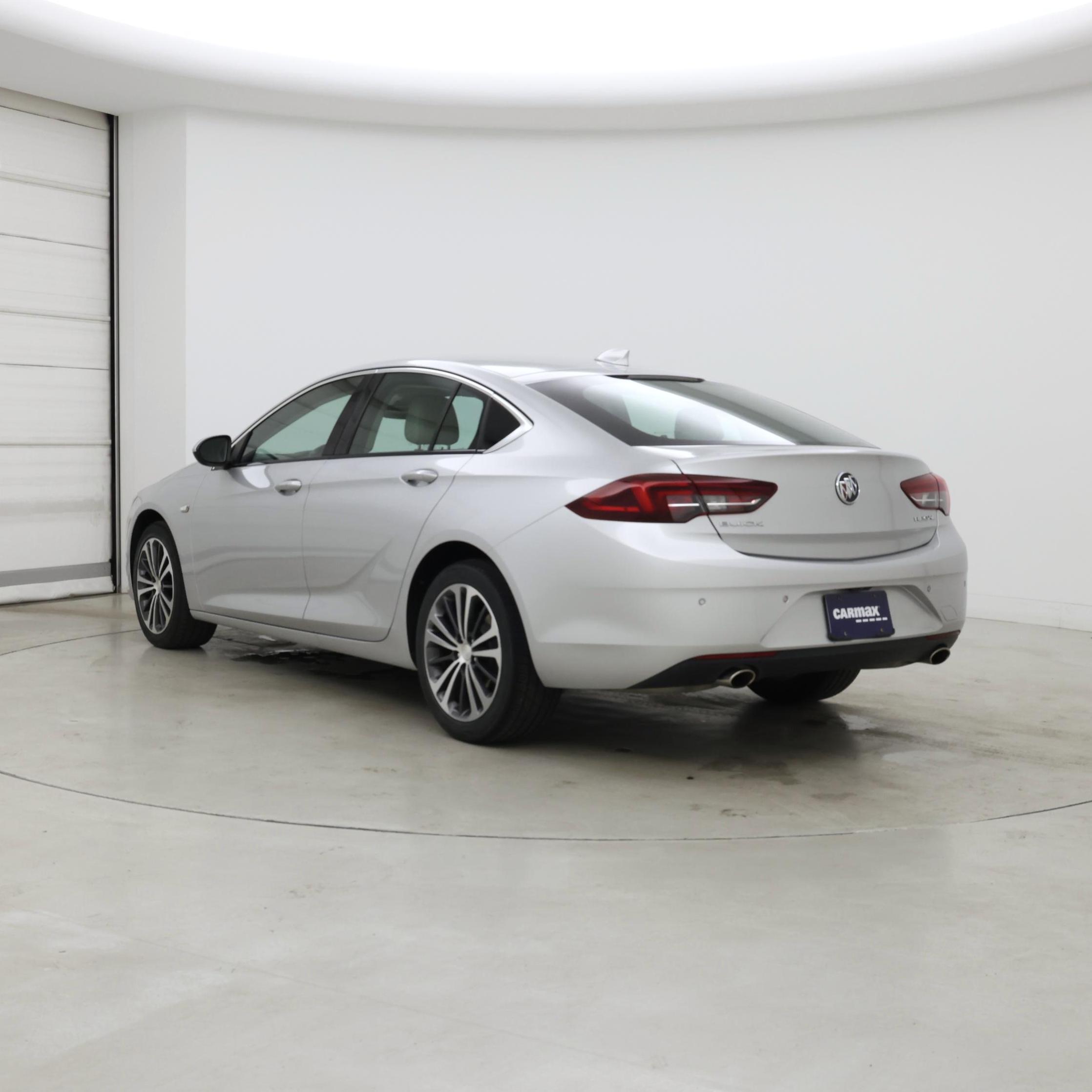 Thumbnail: 2018 Buick Regal - 2