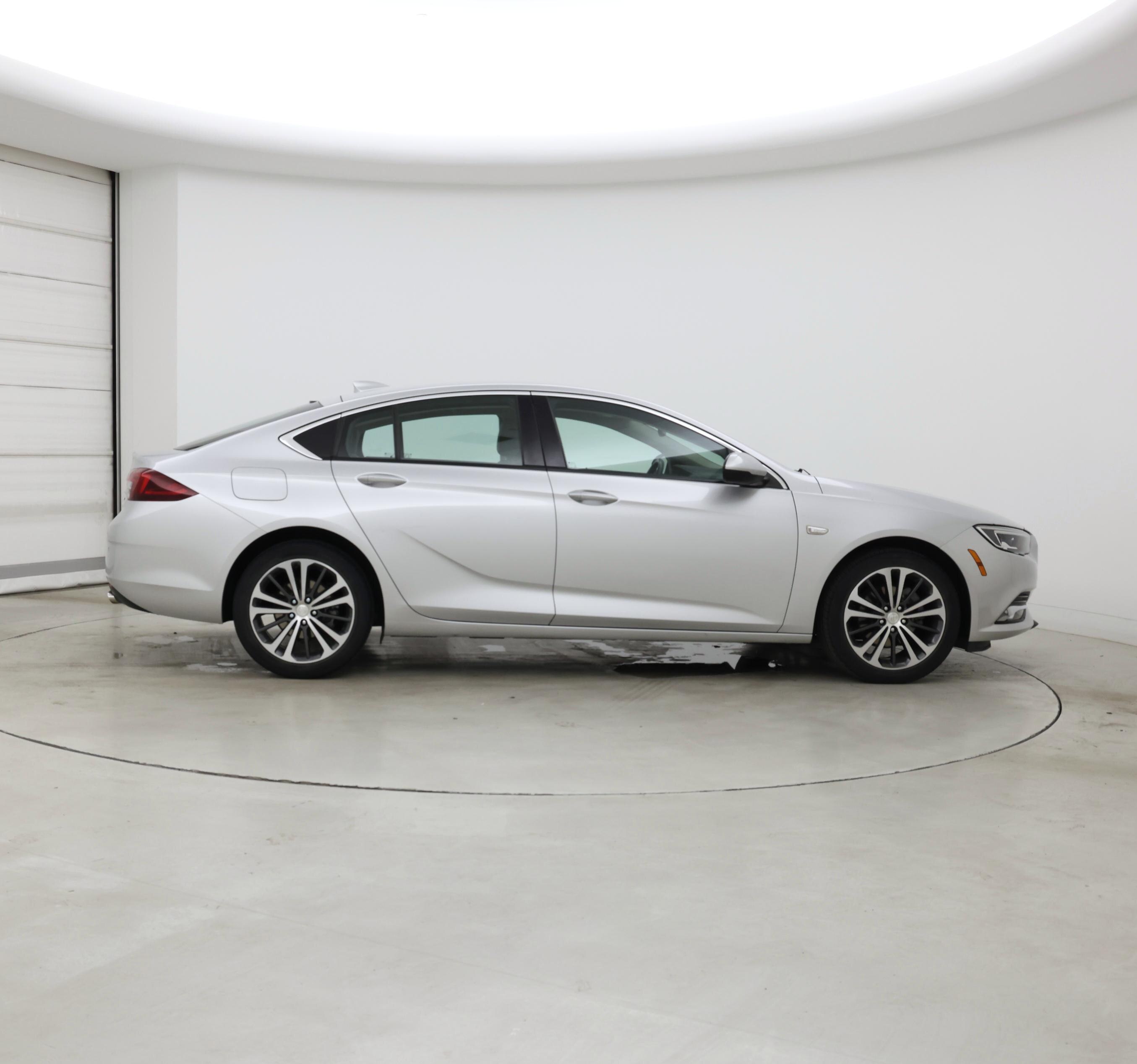 Thumbnail: 2018 Buick Regal - 7