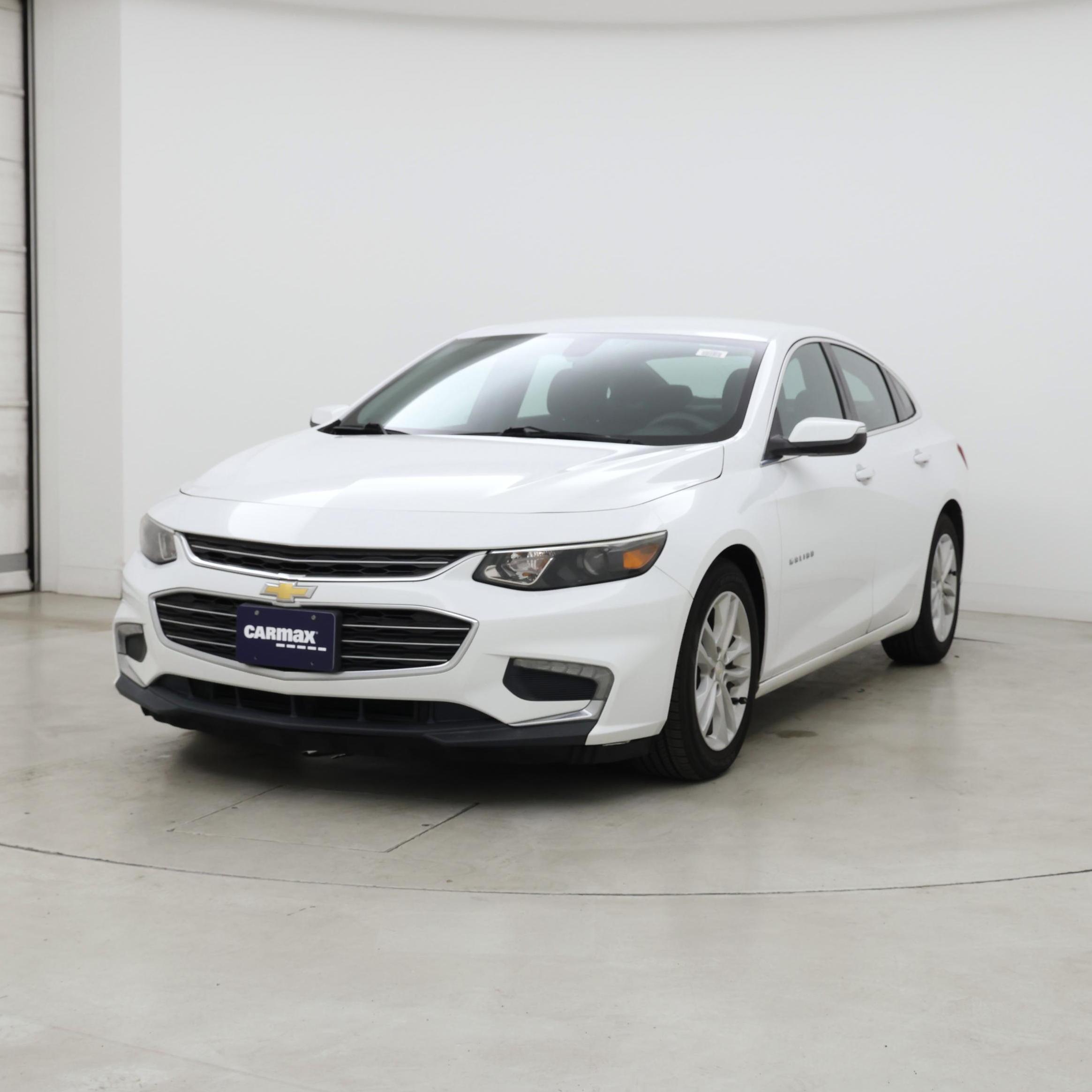 Thumbnail: 2017 Chevrolet Malibu - 4