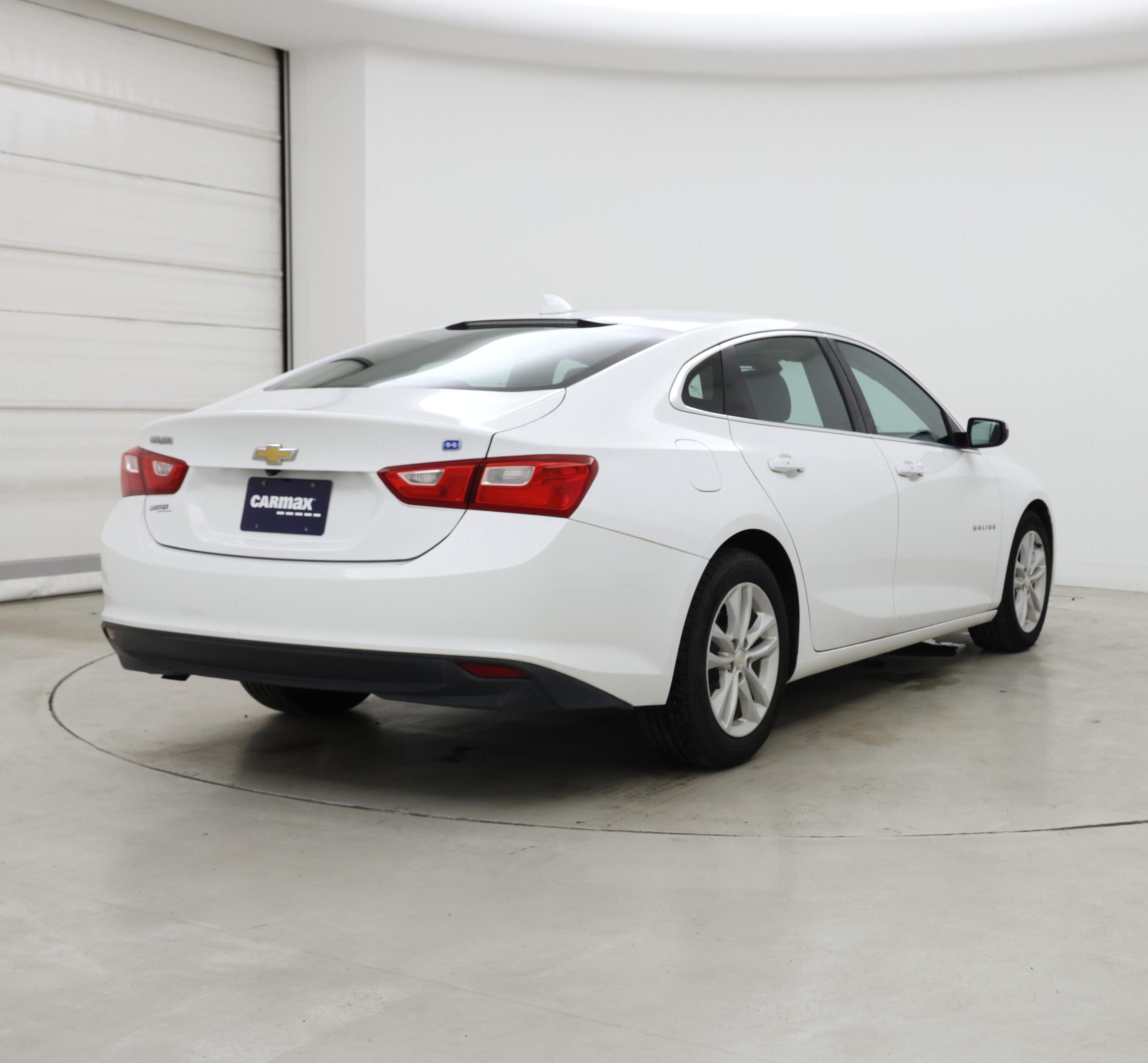 Thumbnail: 2017 Chevrolet Malibu - 8