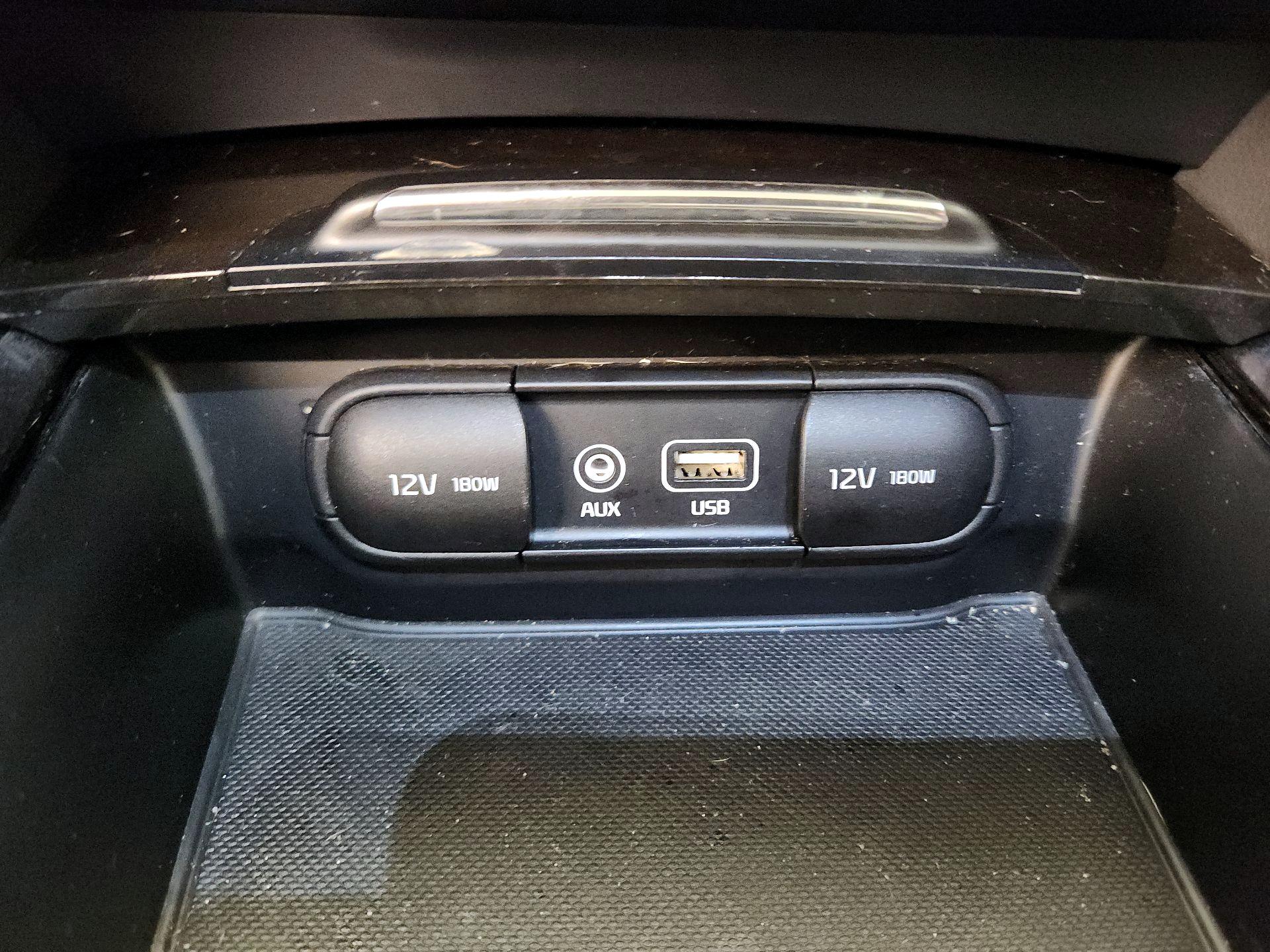Thumbnail: 2016 Kia Optima - 19