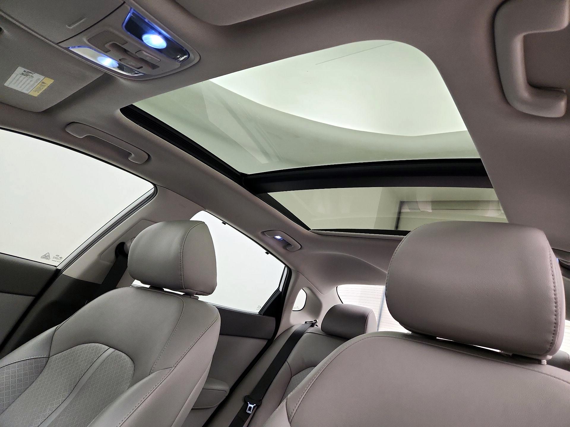Thumbnail: 2016 Kia Optima - 20