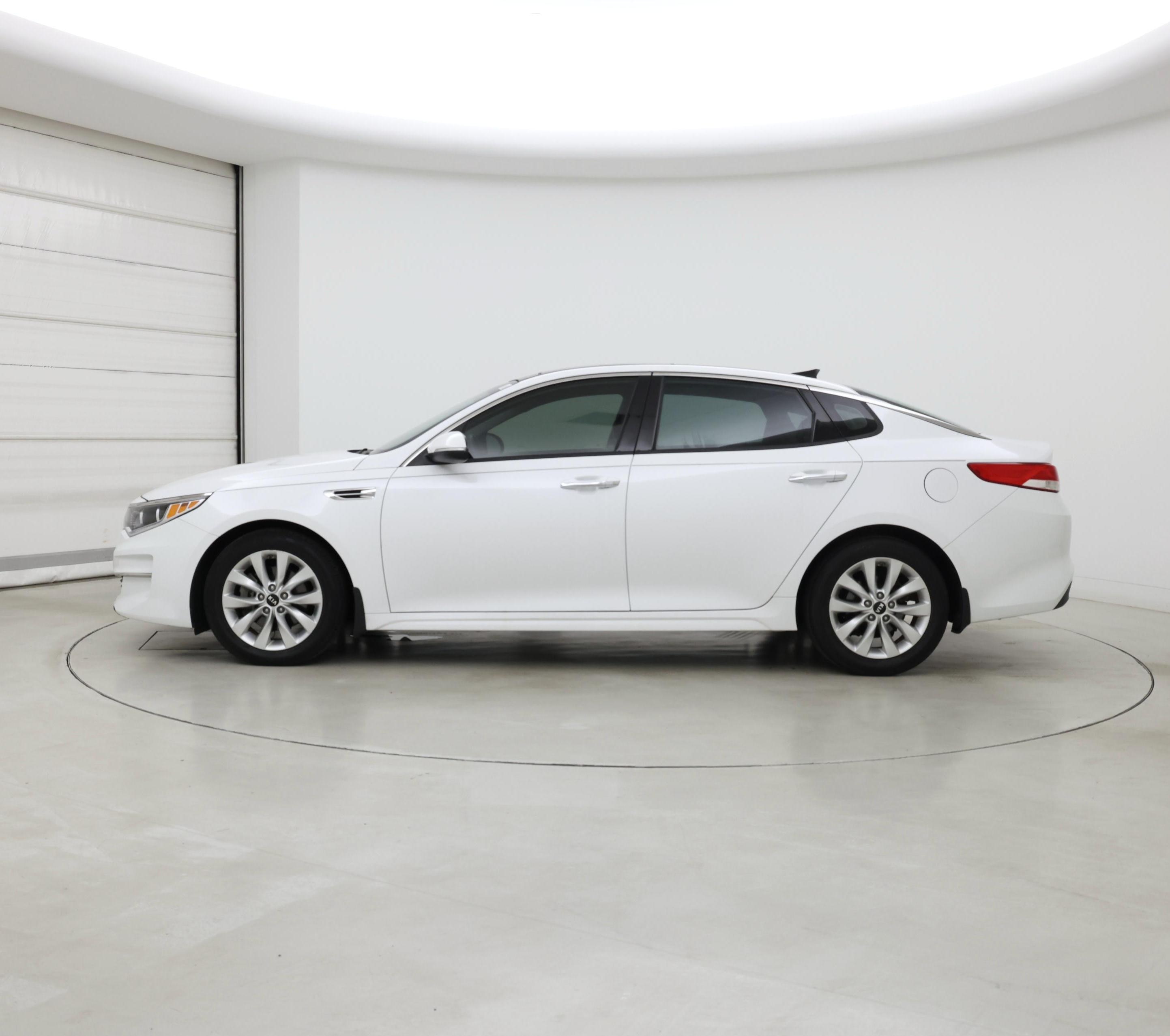 Thumbnail: 2016 Kia Optima - 3
