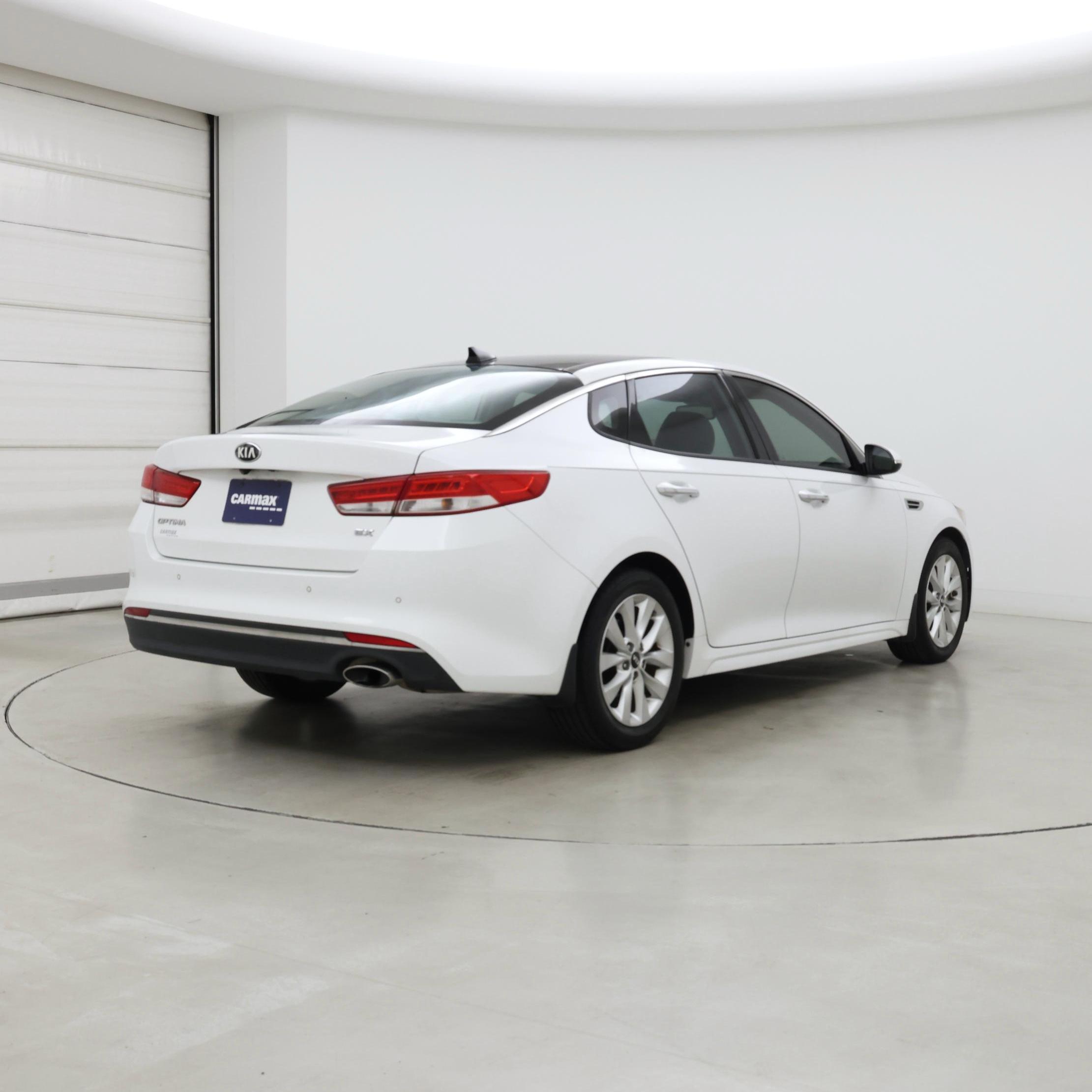 Thumbnail: 2016 Kia Optima - 8