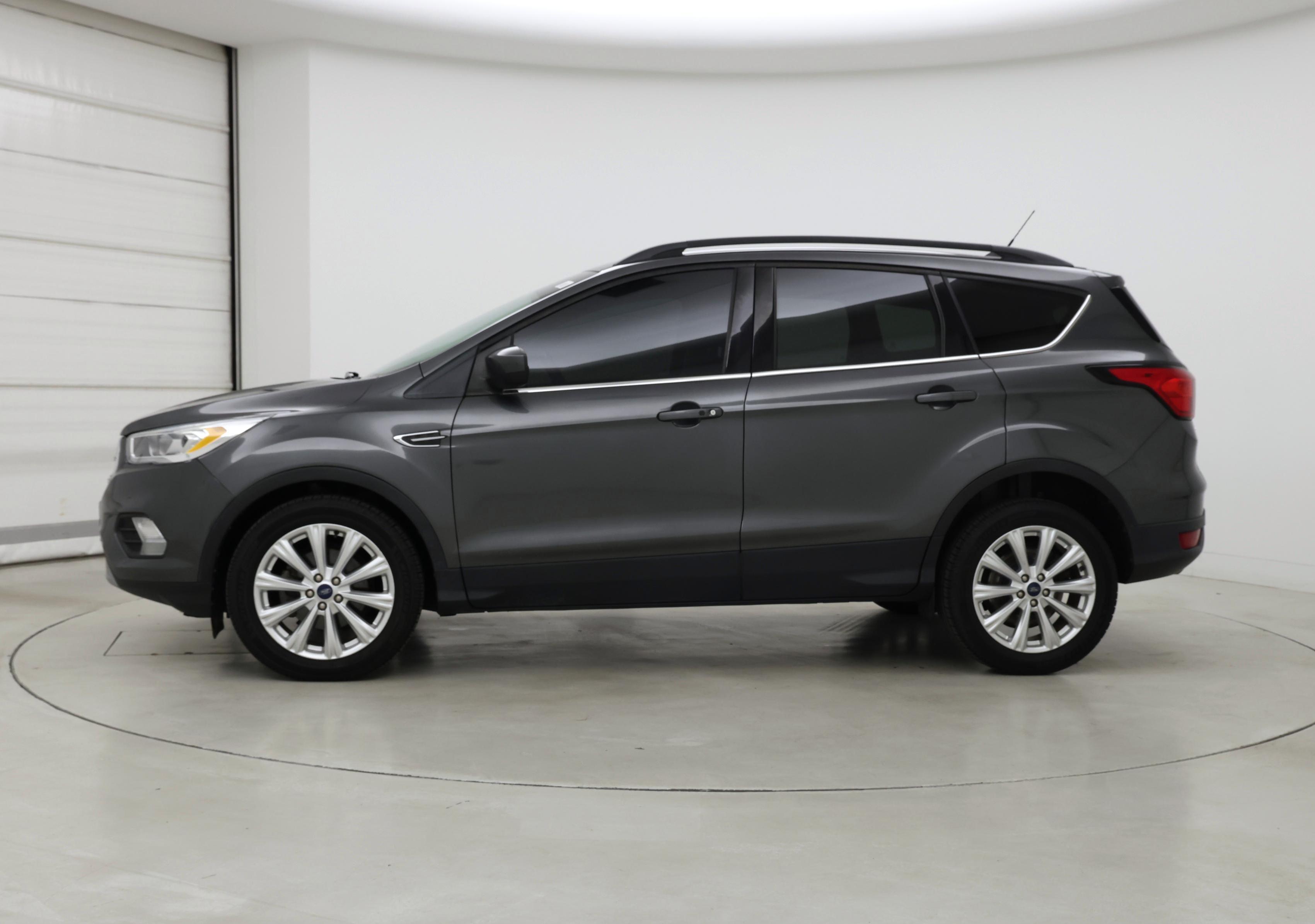 Thumbnail: 2019 Ford Escape - 3
