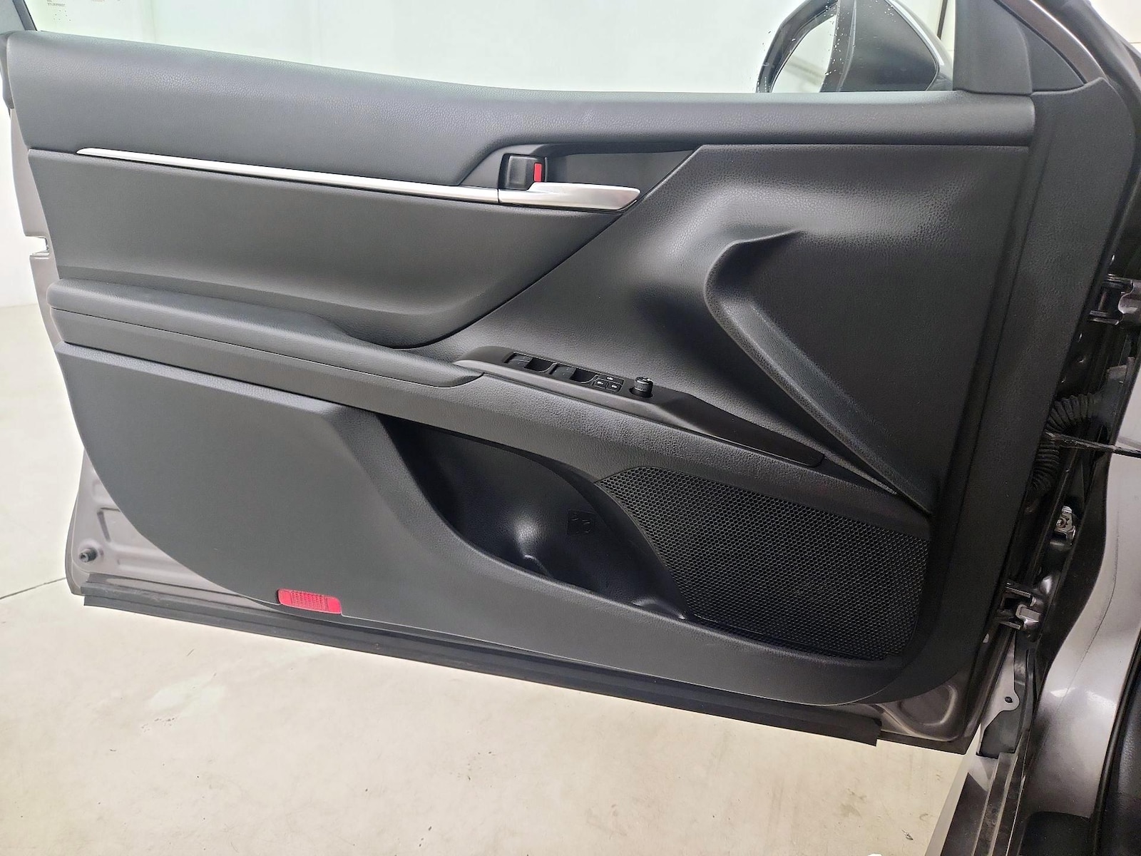2023 Toyota Camry SE - Photo 13