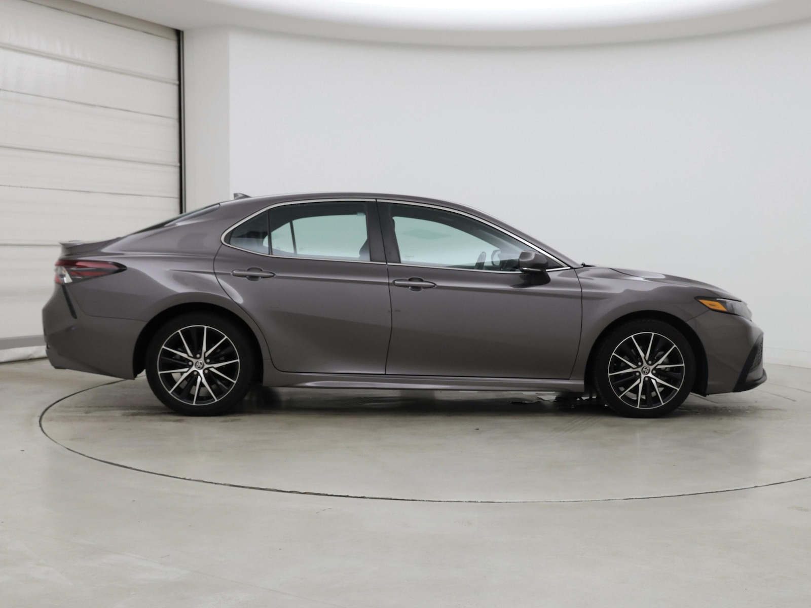 2023 Toyota Camry SE - Photo 8
