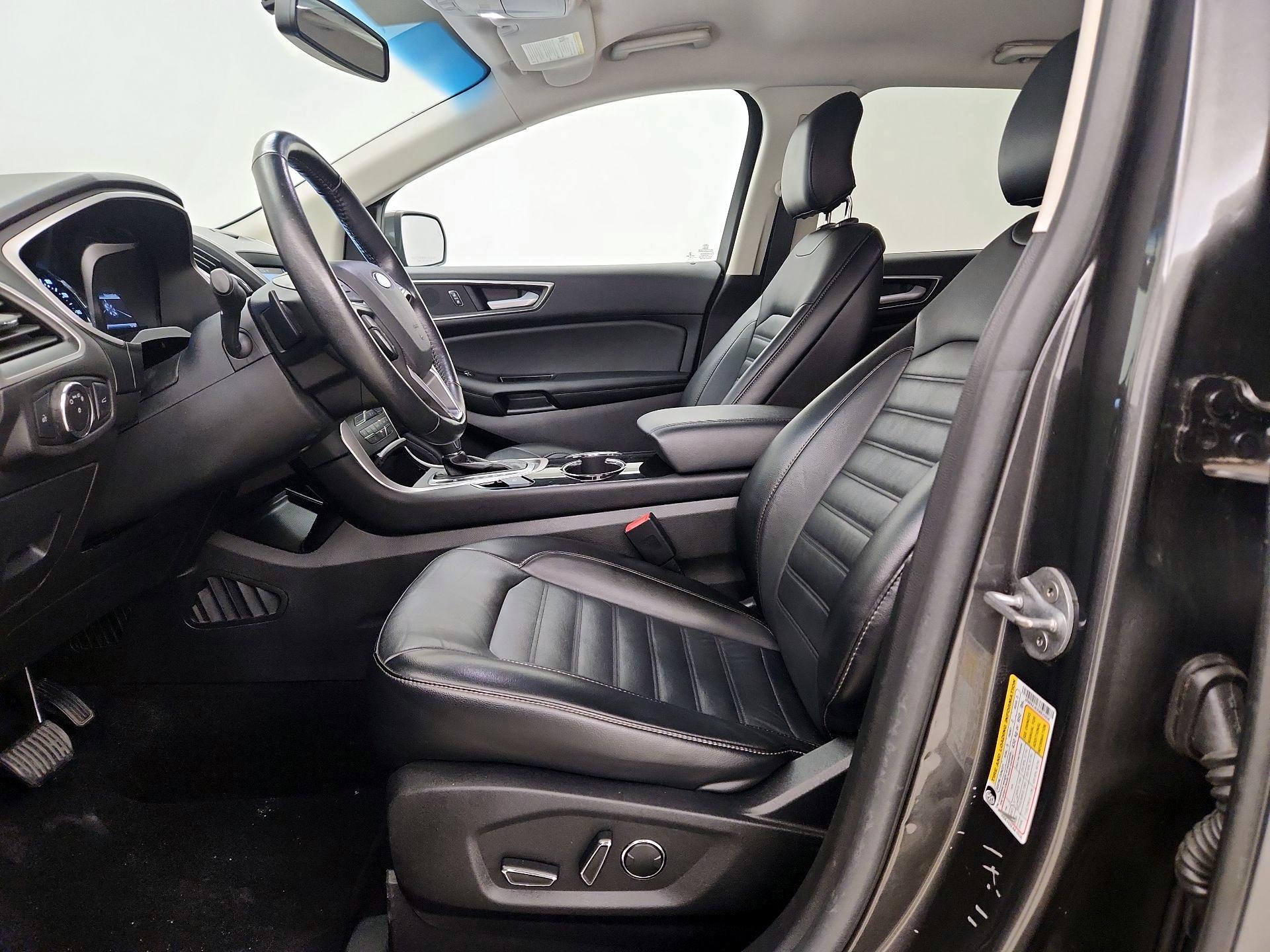 Thumbnail: 2016 Ford Edge - 11